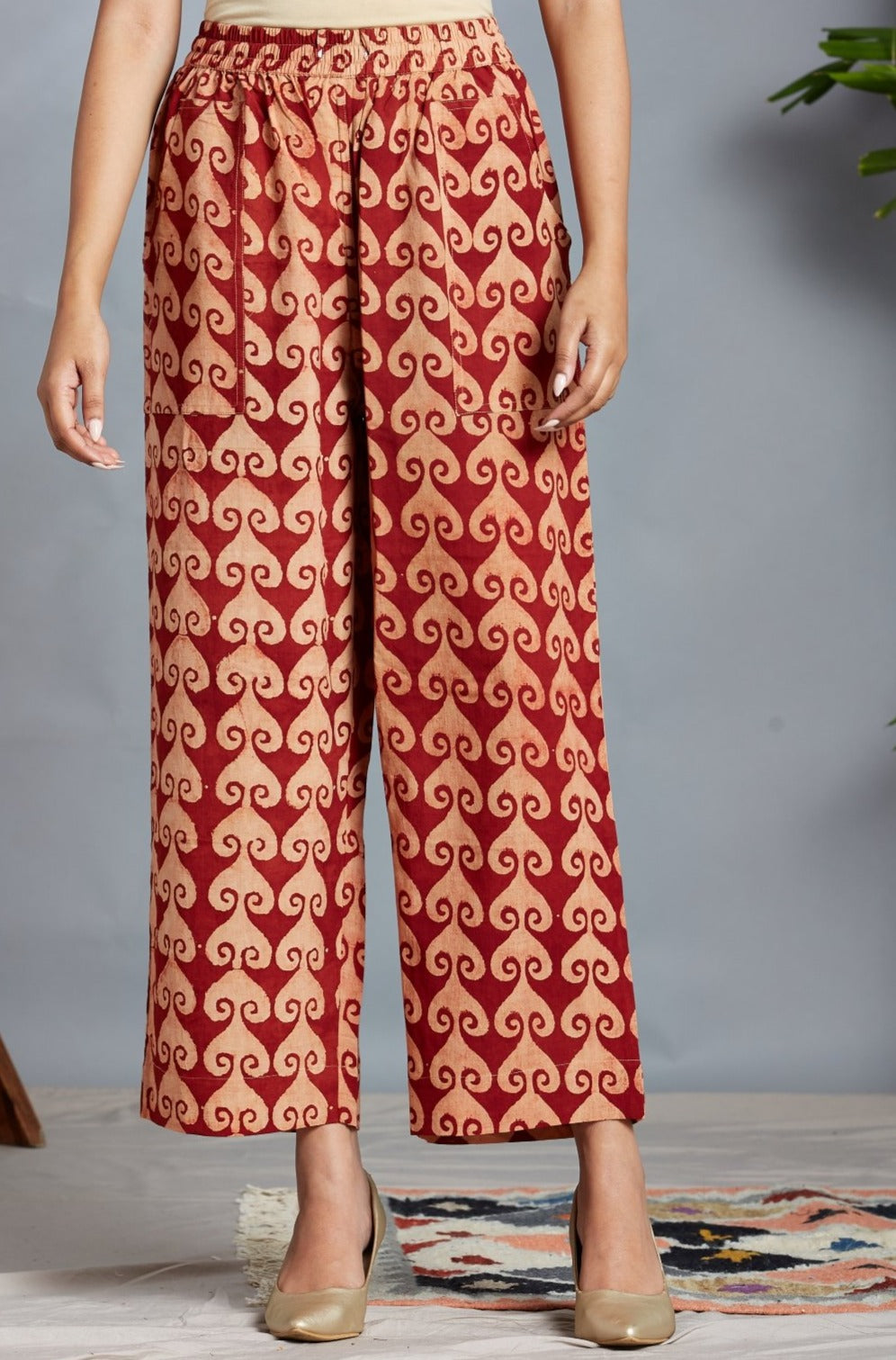 Maati Craft comfort fit cotton printed pants - madder red and hearts