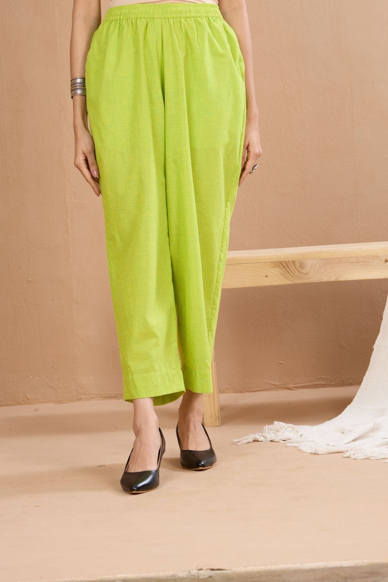 Maati Craft comfort fit ankle length narrow pants - lime green