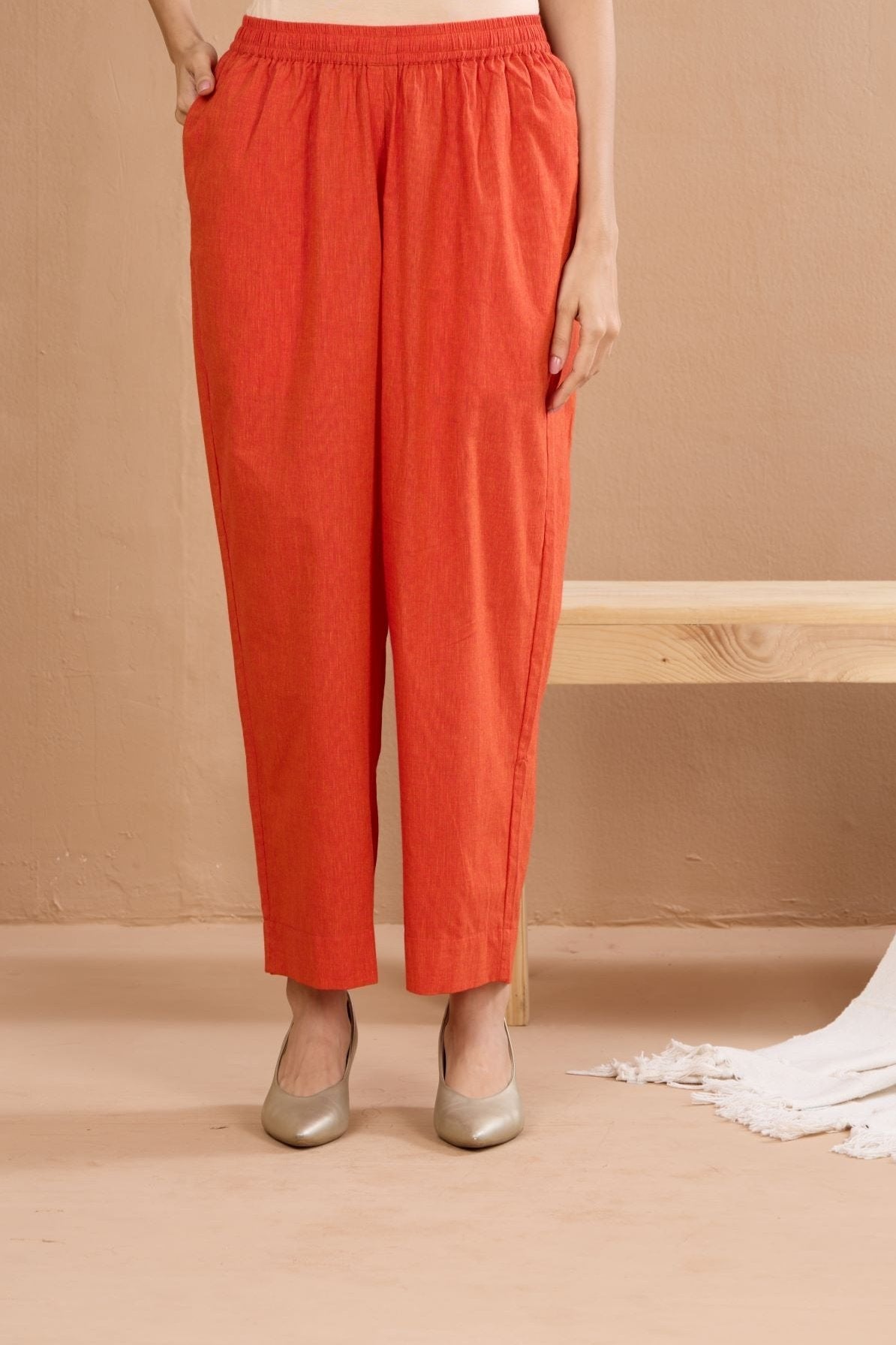 Maati Craft comfort fit ankle length narrow pants - sunset orange