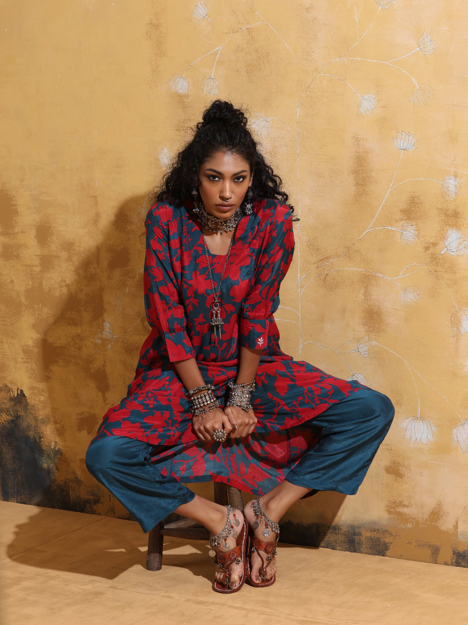 trueBrowns Red Teal Jaal Print Muslin Silk A-Line Kurta Set