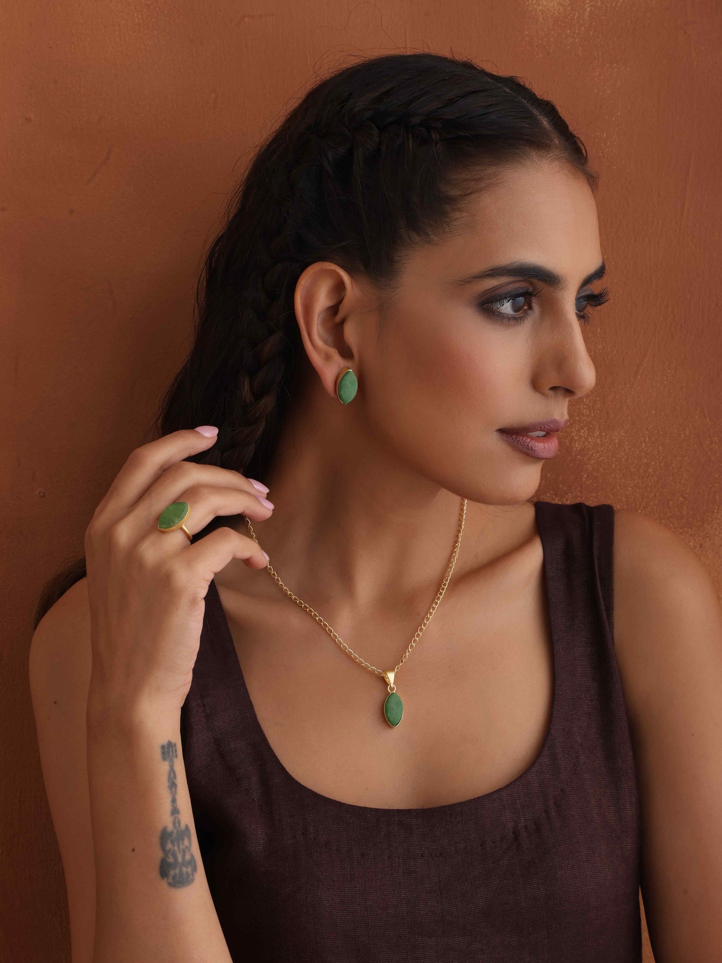 trueBrowns Gold Tone Green Stone Pendant Set