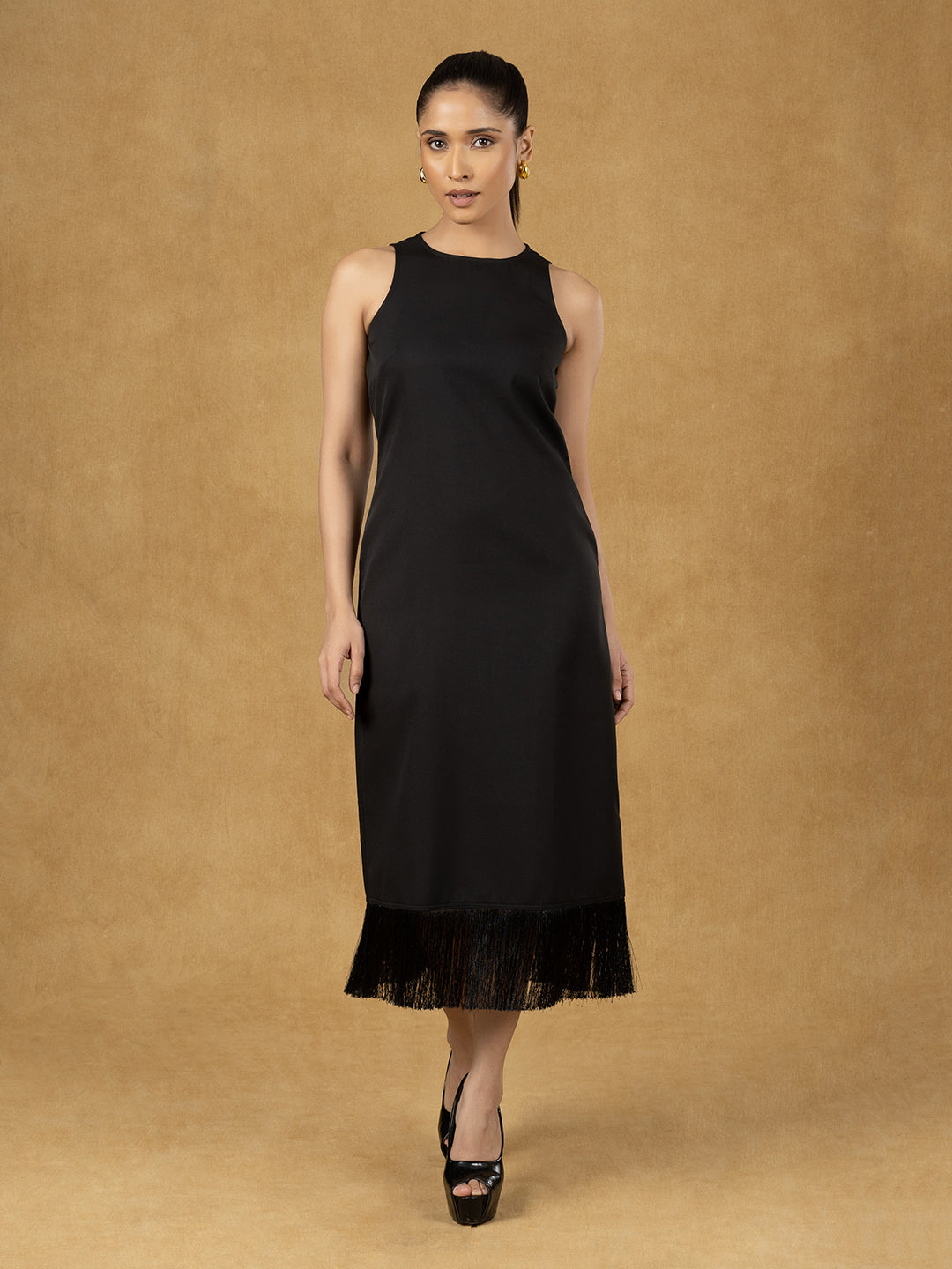 PowerSutra Black Solid Sleeveless Midi Dress