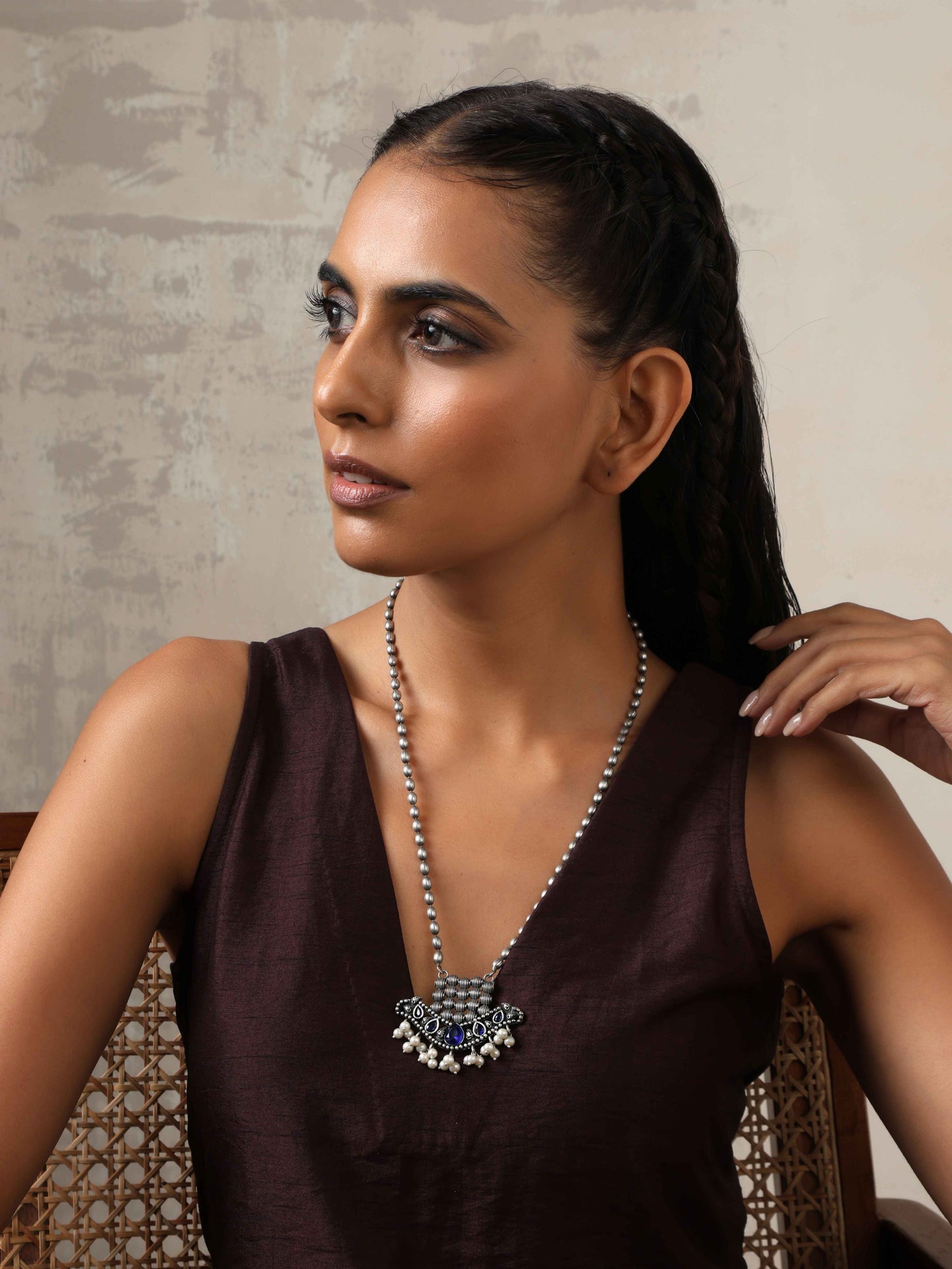 trueBrowns Silver Tone Blue Stone Pendant Chain