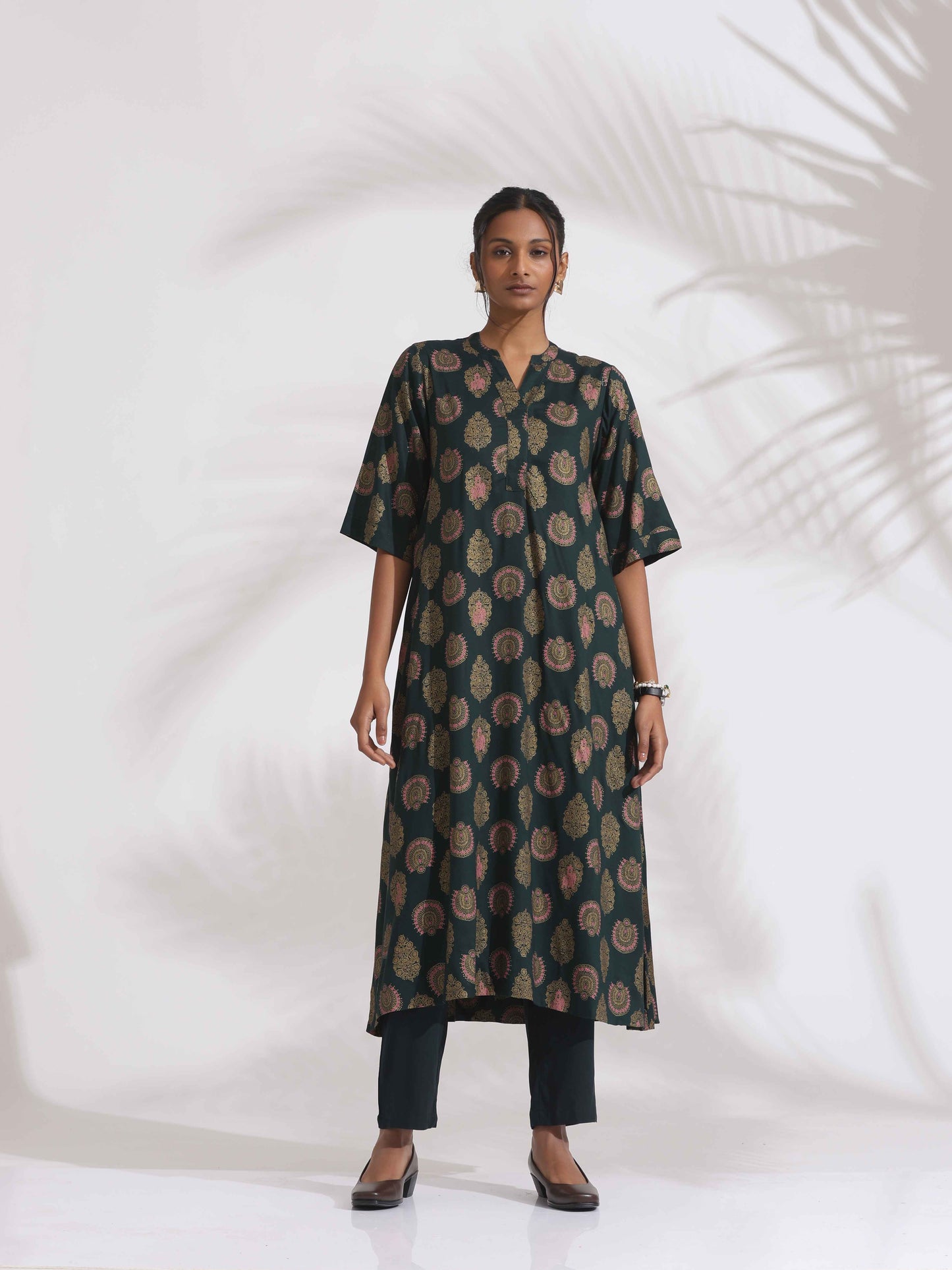 trueBrowns Green Foil Print Cotton Kurta Set