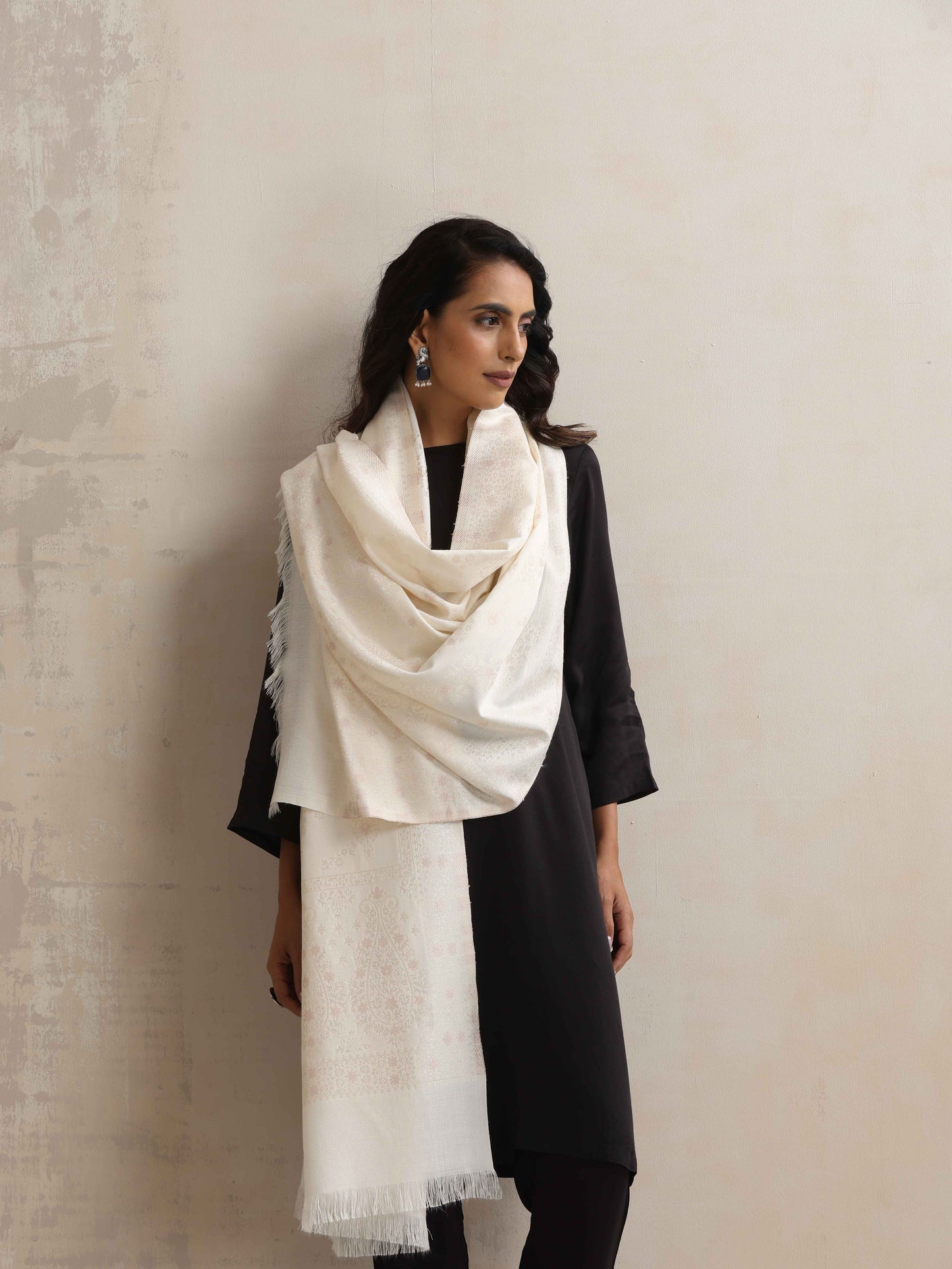 trueBrowns Ivory Gold Woven Stole