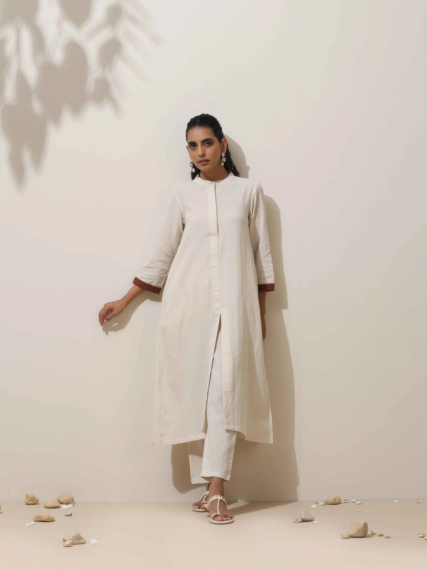 trueBrowns Off white Cotton Linen Kurta Pant Set