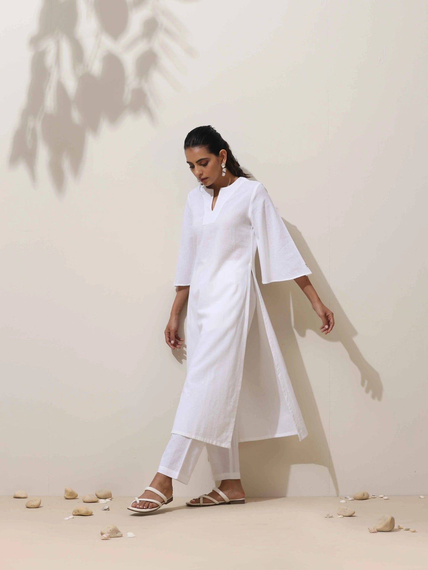trueBrowns White Cotton Linen Kurta Pant Set