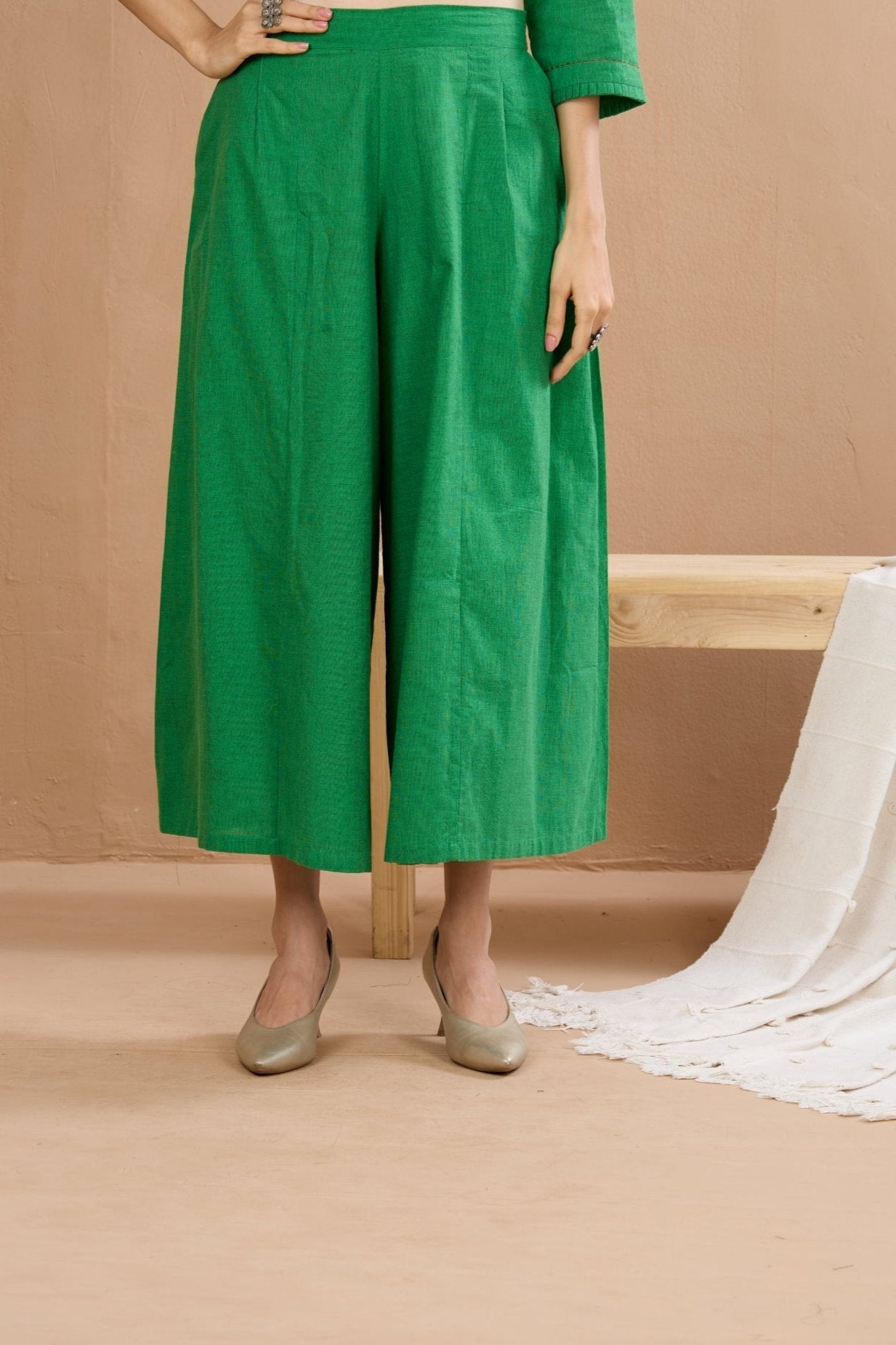 Maati Craft box pleated culotte - parrot green