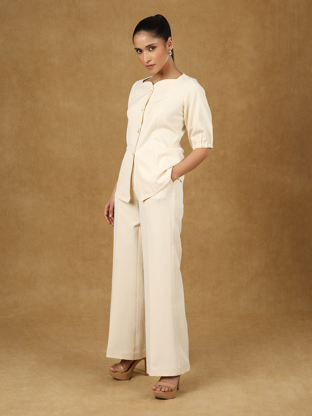 PowerSutra Ivory Solid Sweetheart Neck Top