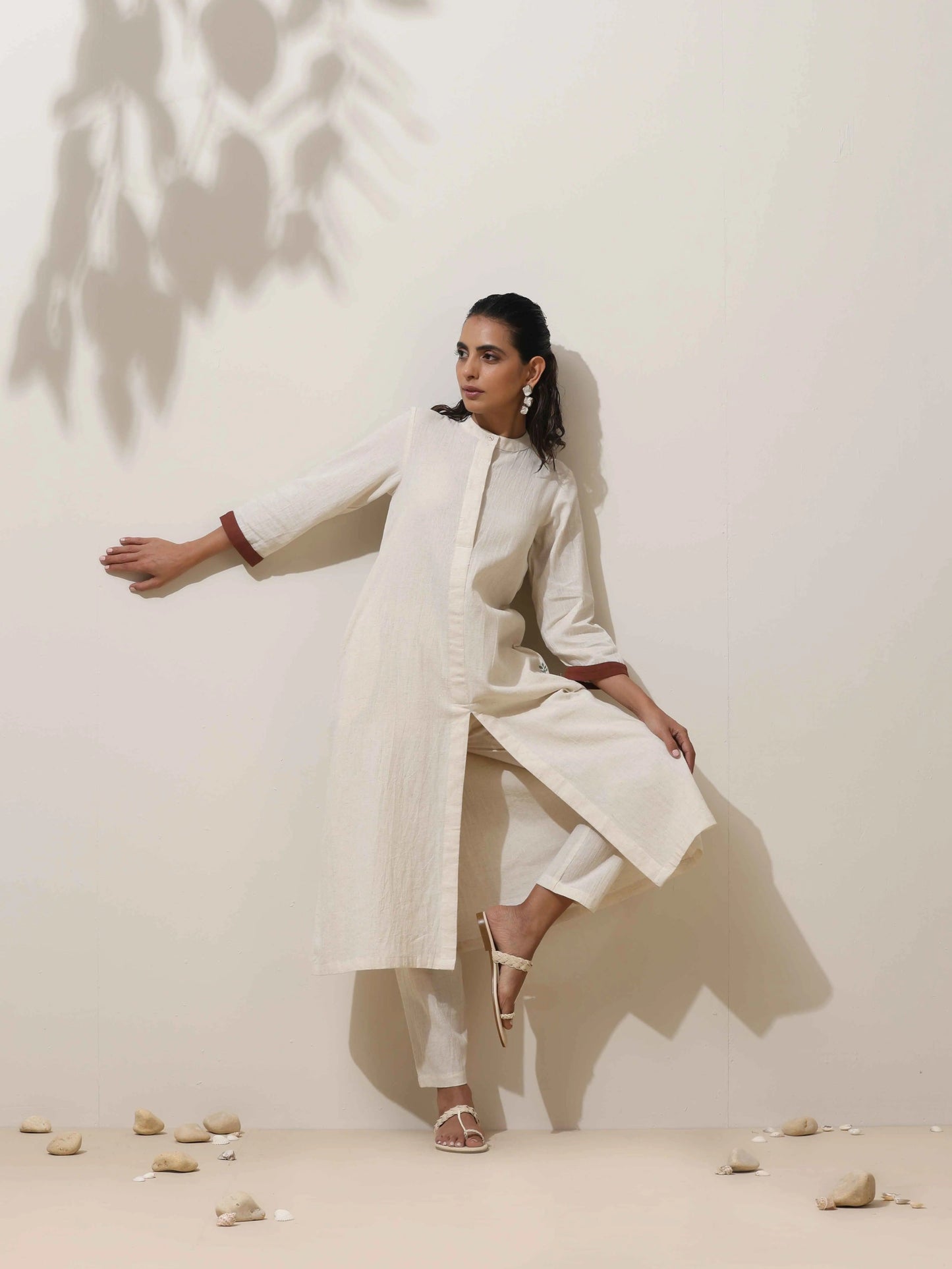 trueBrowns Off white Cotton Linen Kurta Pant Set