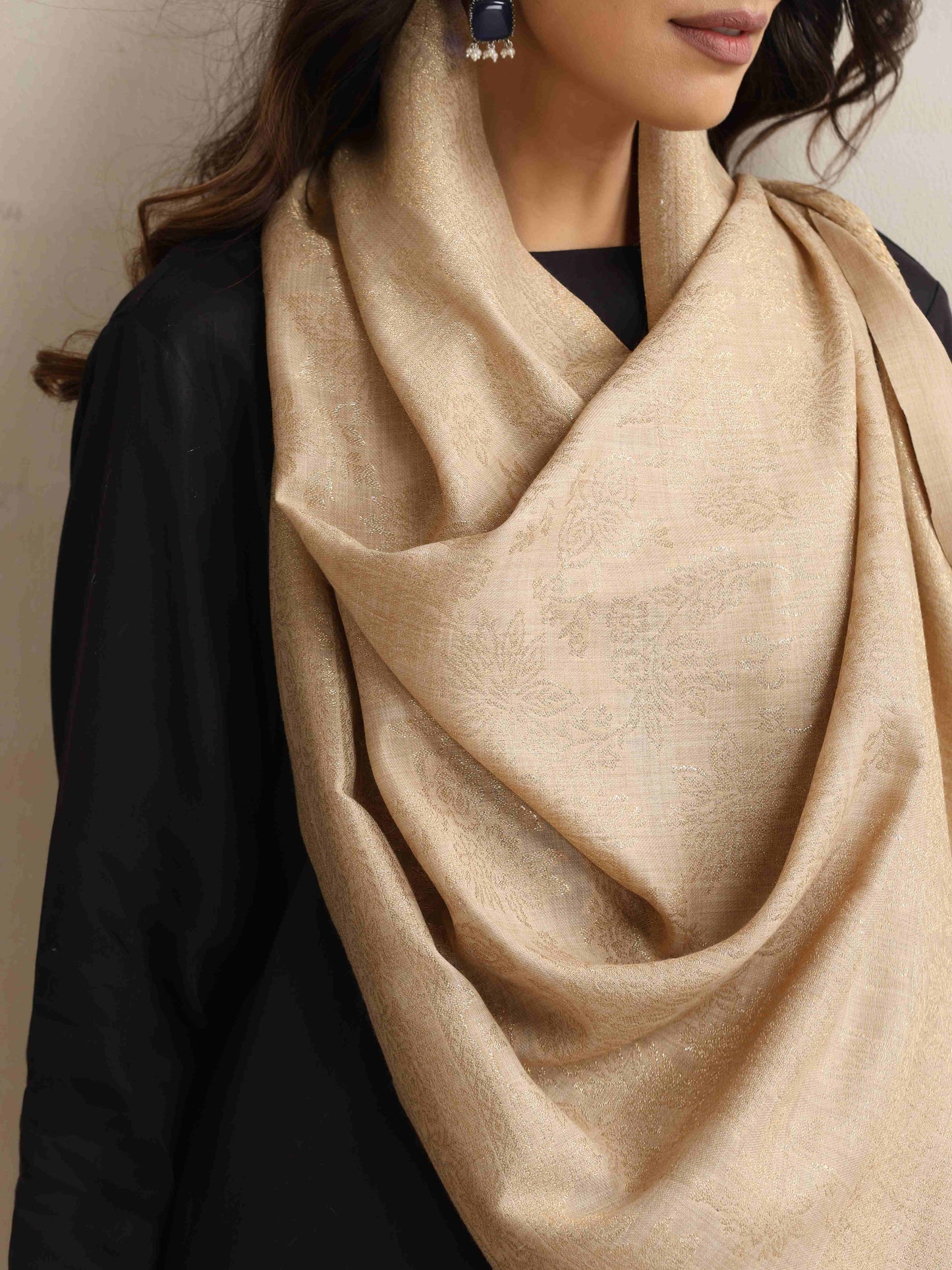 trueBrowns Beige Floral Jaal Woven Stole