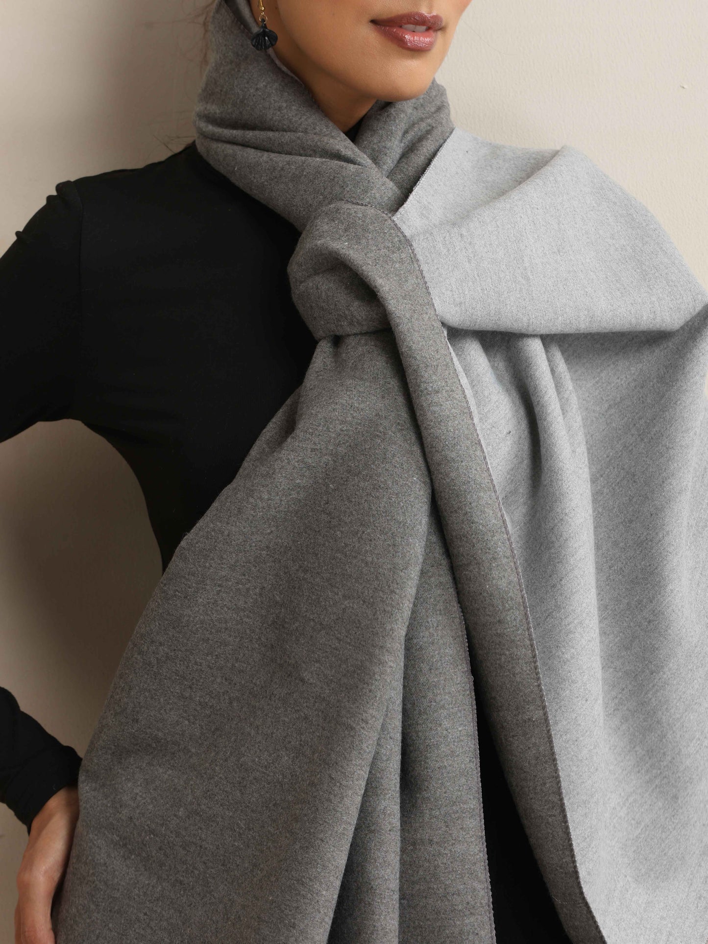 trueBrowns Grey Reversible Stole
