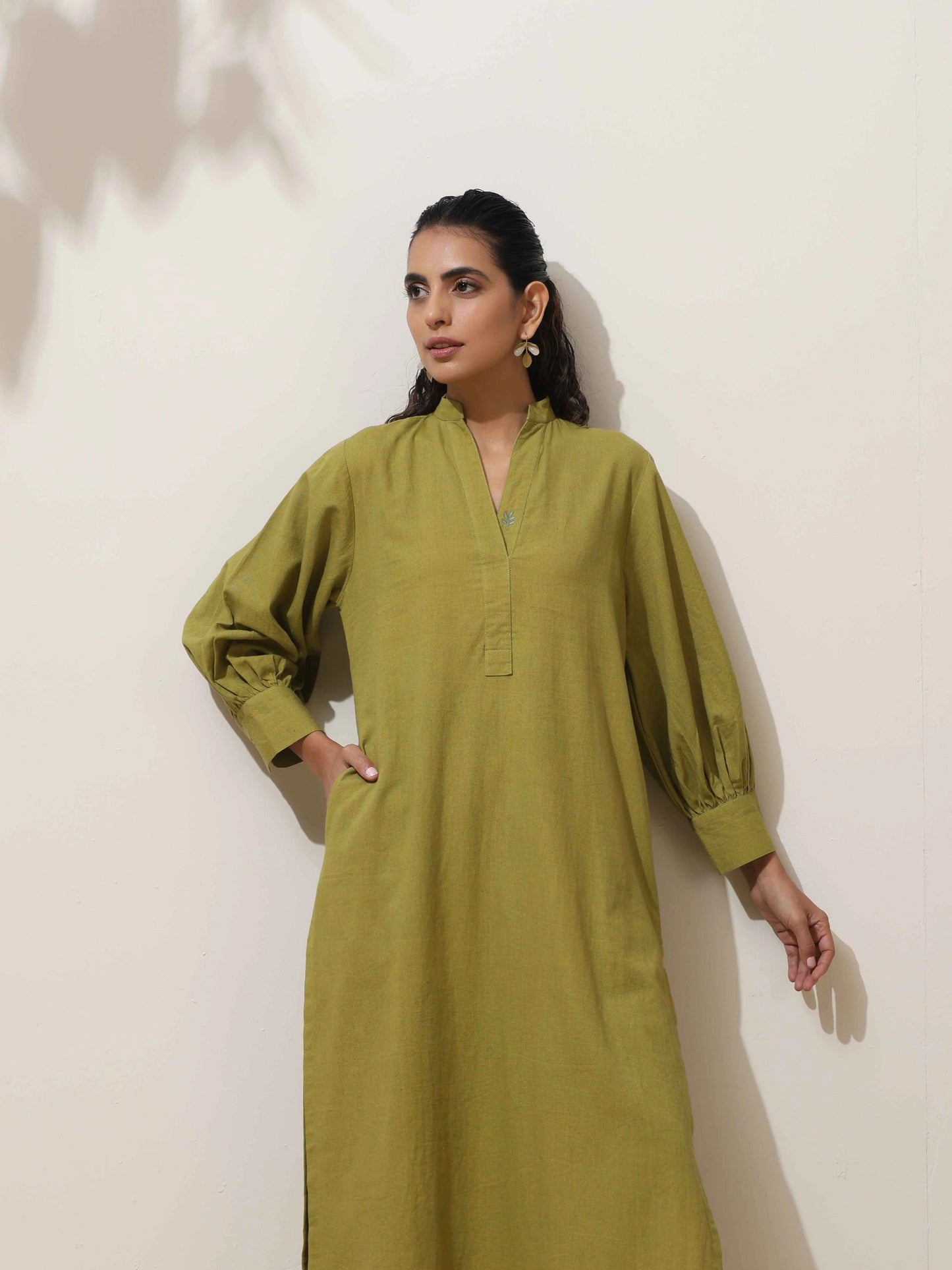 trueBrowns Pear Green Cotton Linen Kurta Pant Set
