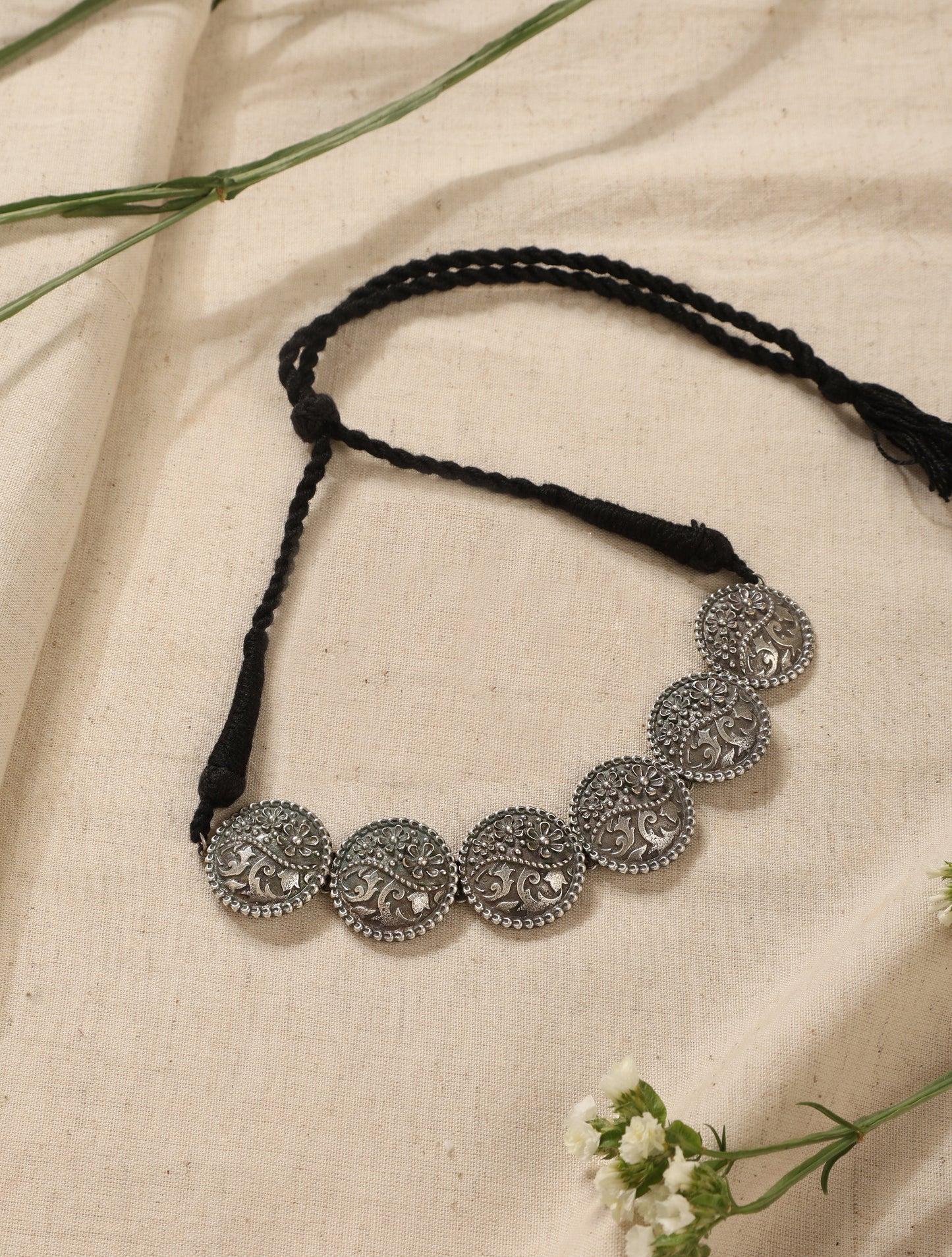 trueBrowns Silver Circular Necklace