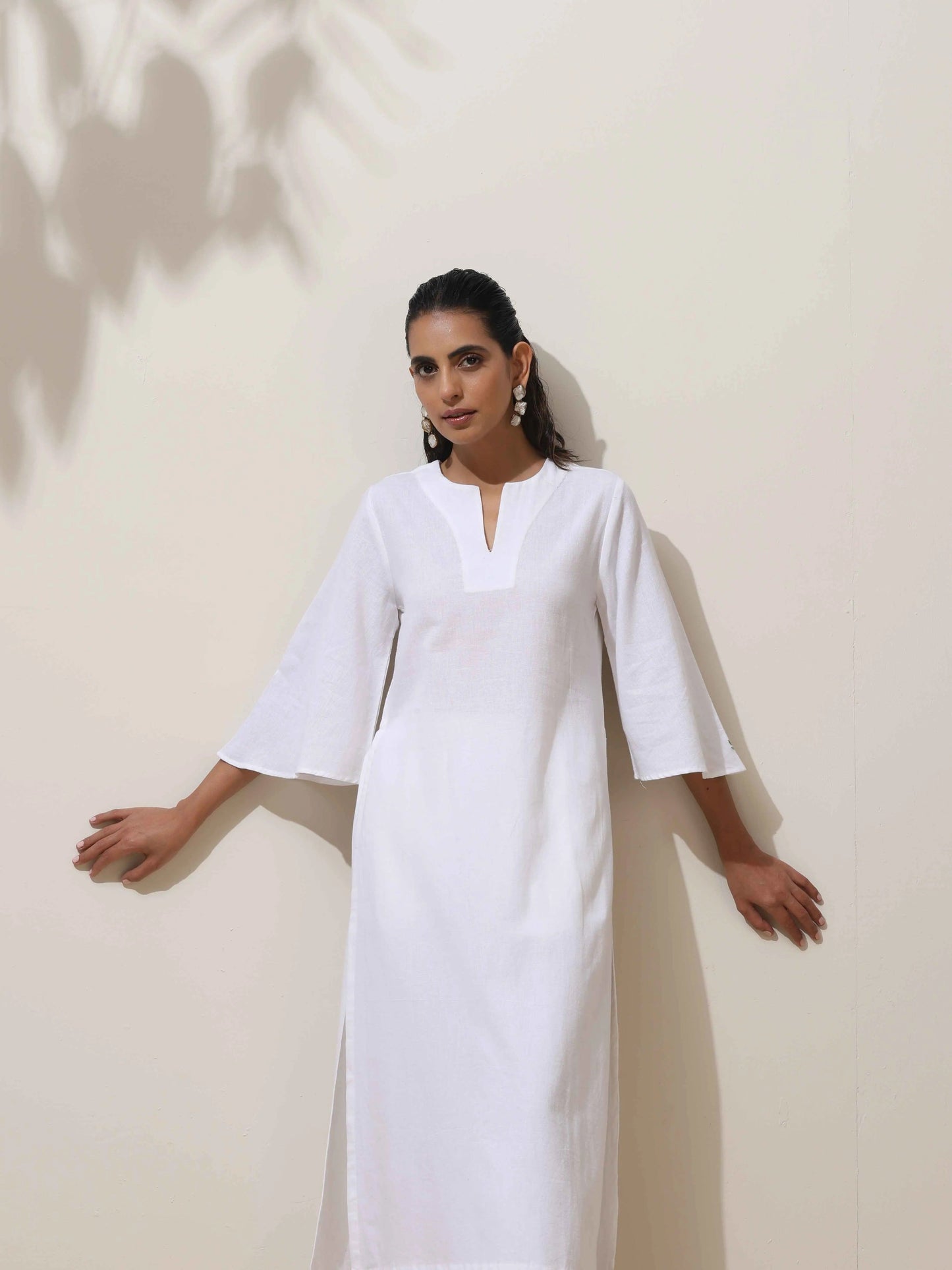 trueBrowns White Cotton Linen Kurta Pant Set