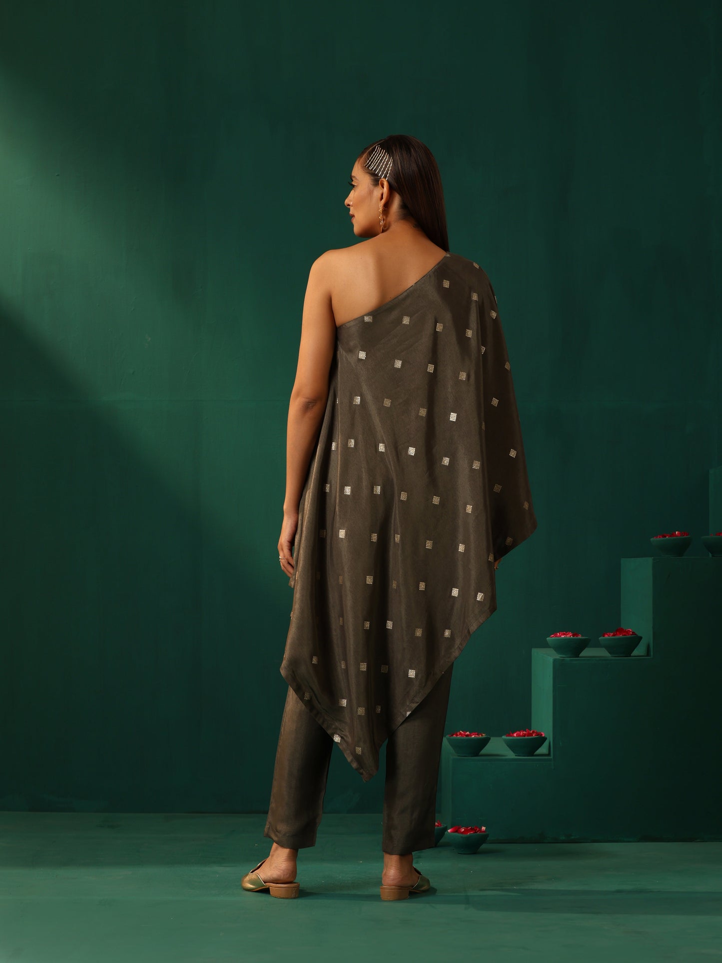 trueBrowns Grey Diamond Viscose Silk One-Shoulder Kurta Pant Set