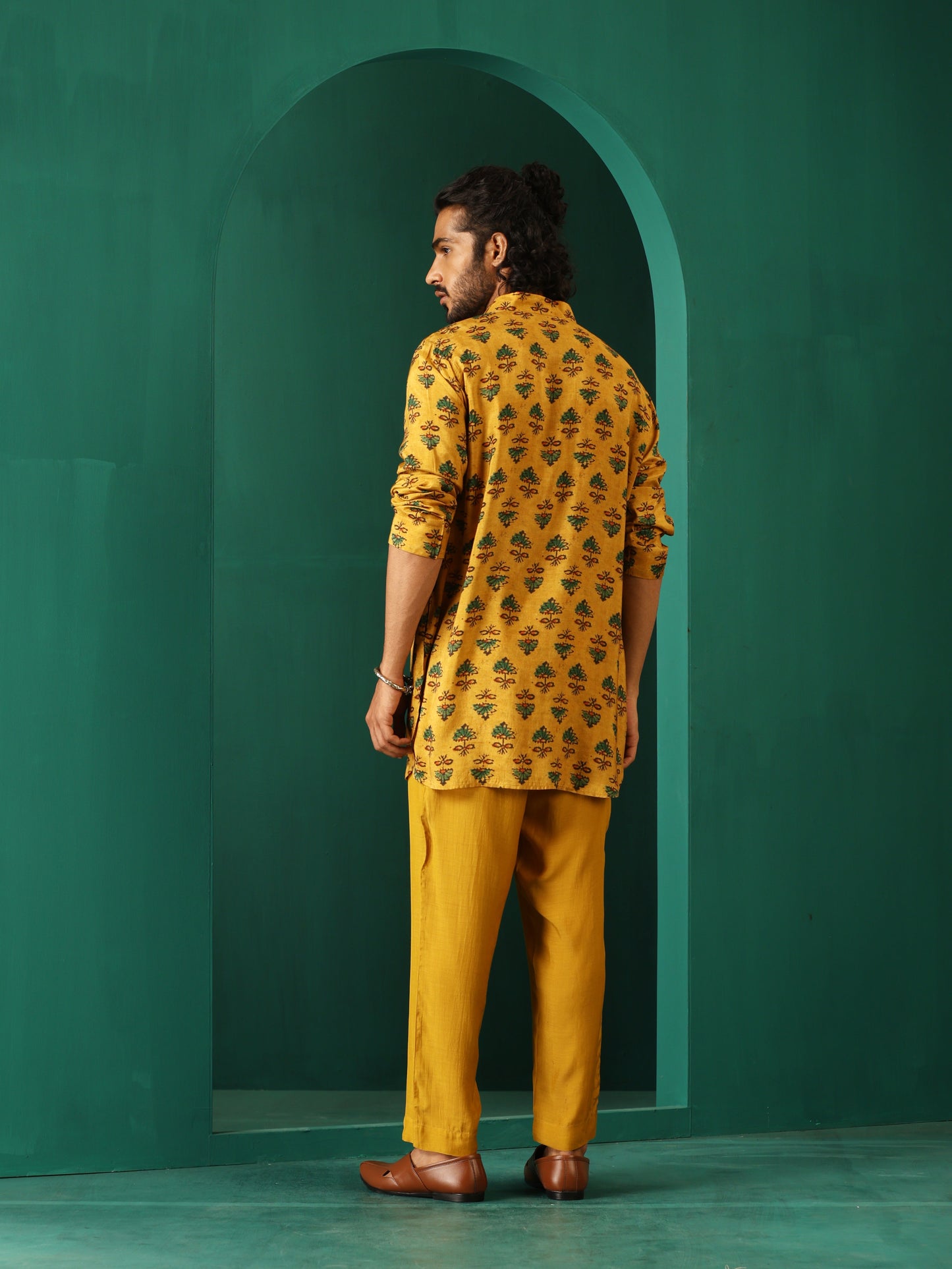 trueBrowns Men's Mustard Flower Stem Muslin Silk Printed Co-ord Set