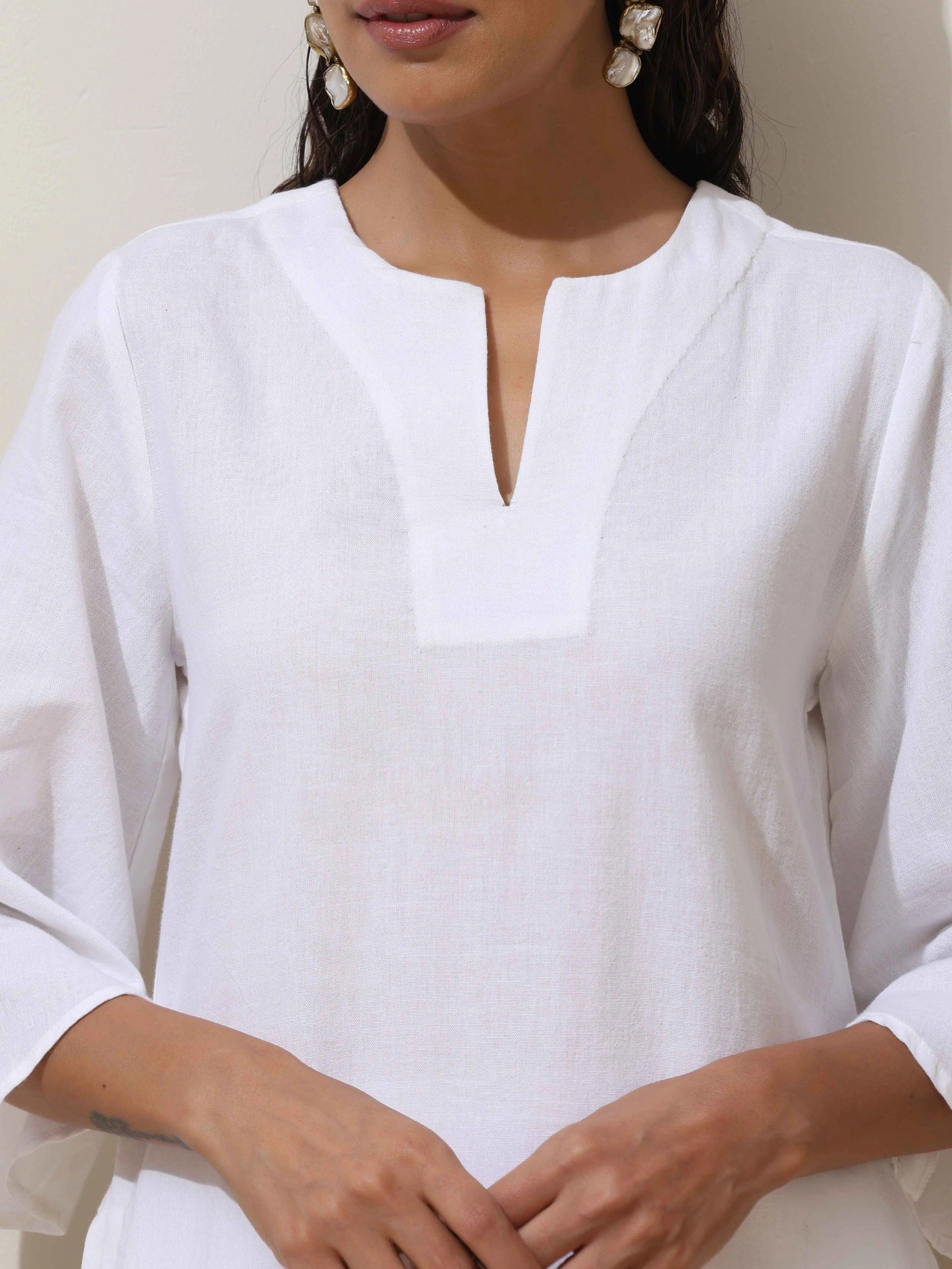 trueBrowns White Cotton Linen Kurta Pant Set