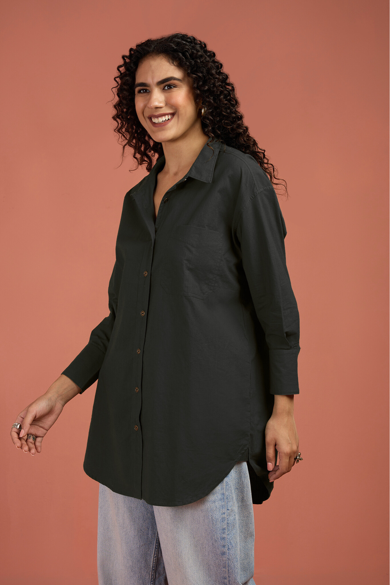 Maati Craft Oversized Longline Casual Shirt Noir Haven