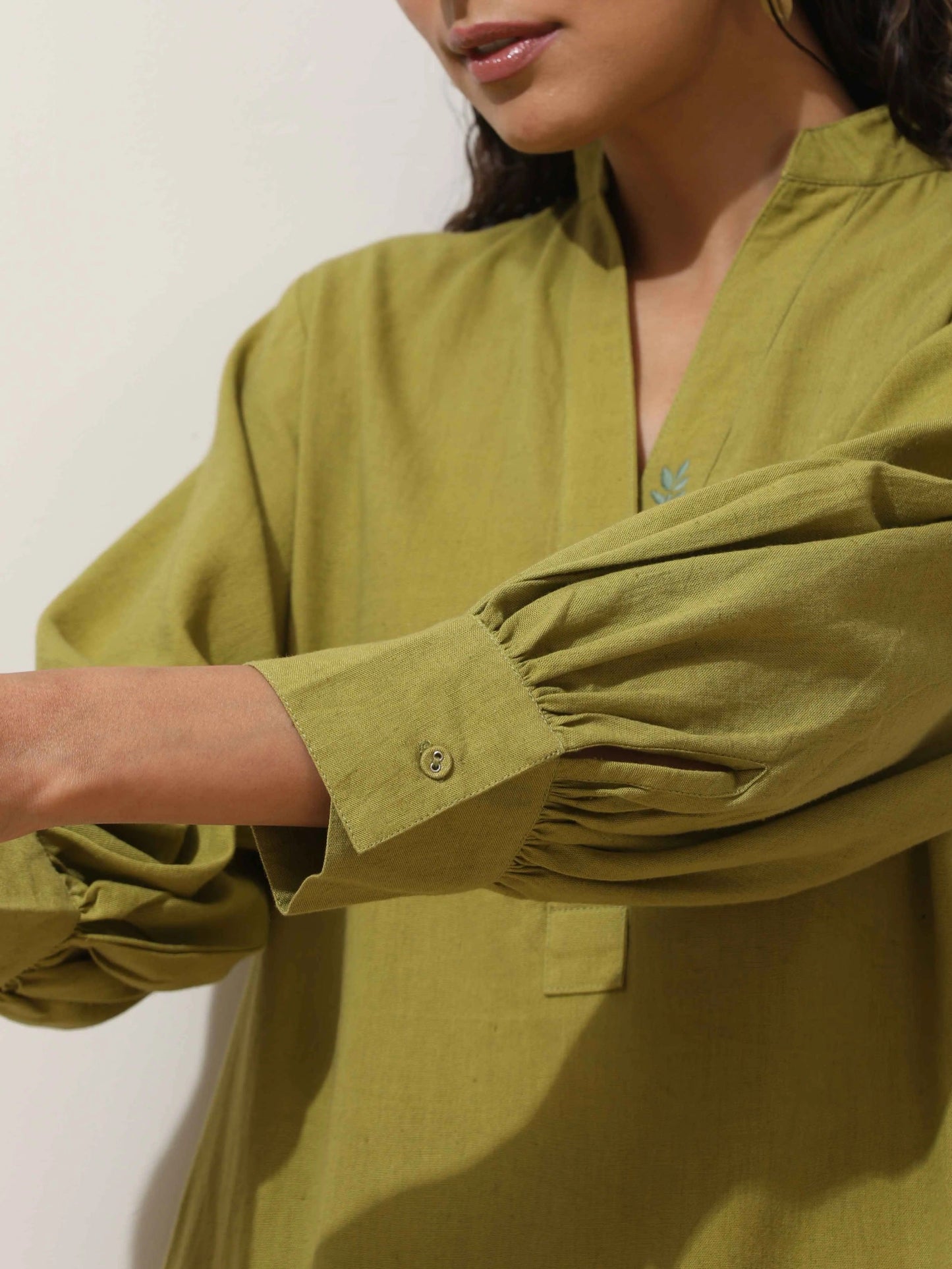 trueBrowns Pear Green Cotton Linen Kurta Pant Set