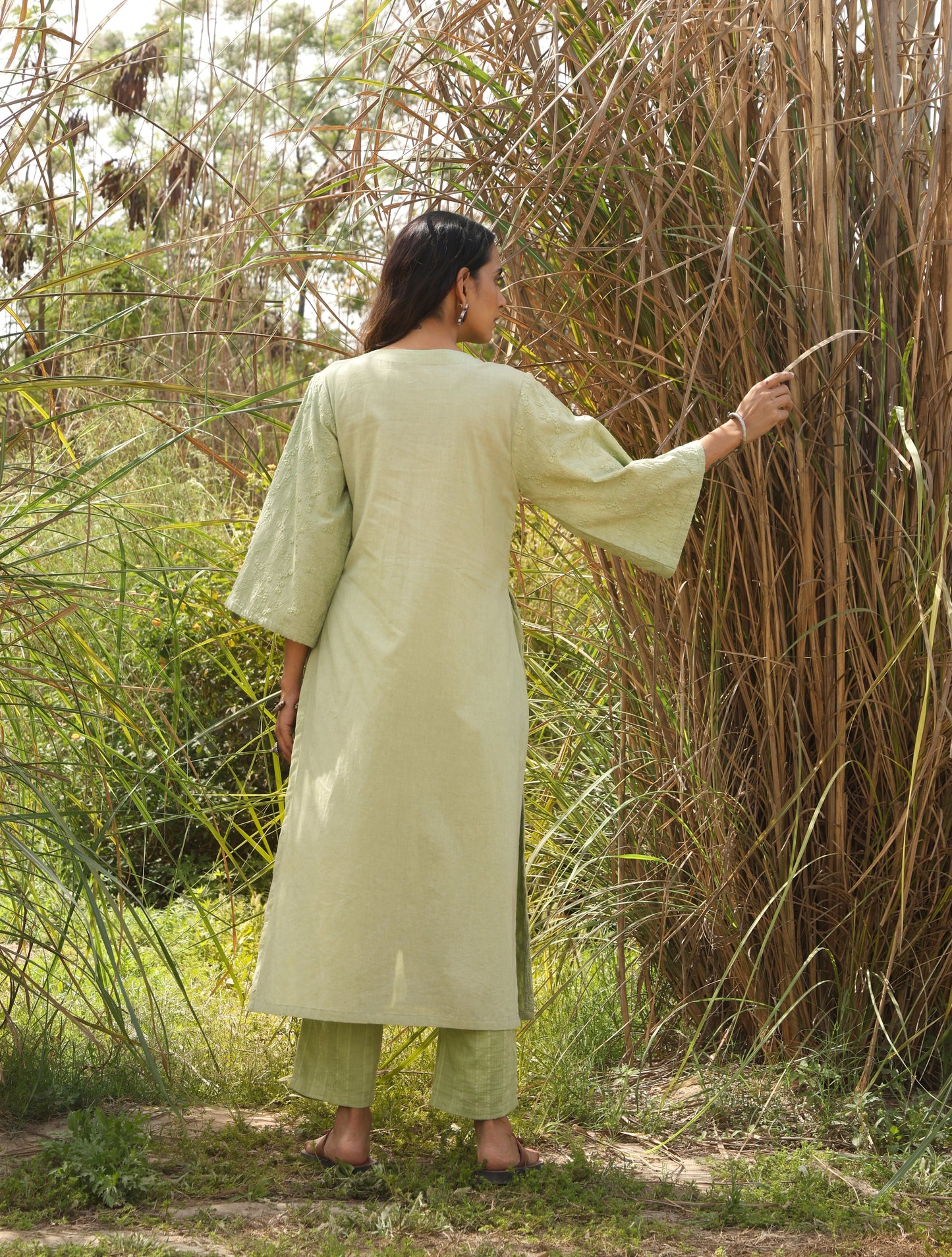 trueBrowns Green Cotton Embroidered Kurta Set