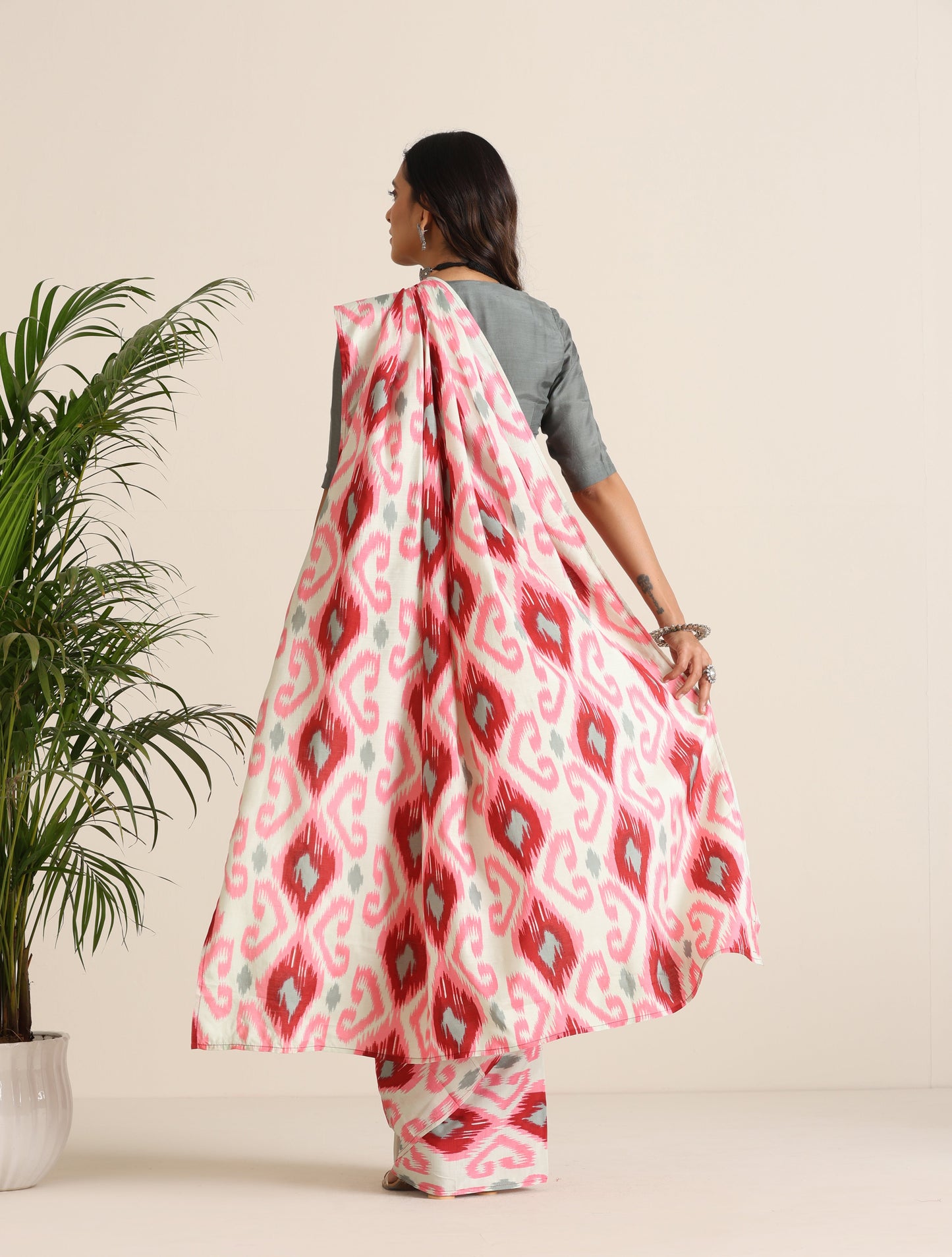 trueBrowns Maroon Grey Muslin Ikat Saree