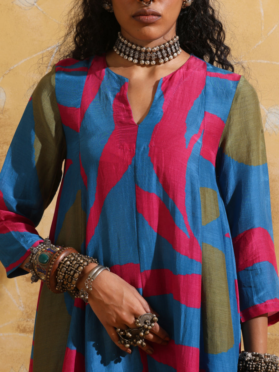 trueBrowns Blue Floral Print Muslin Silk Flared Kurta Co-ord Set