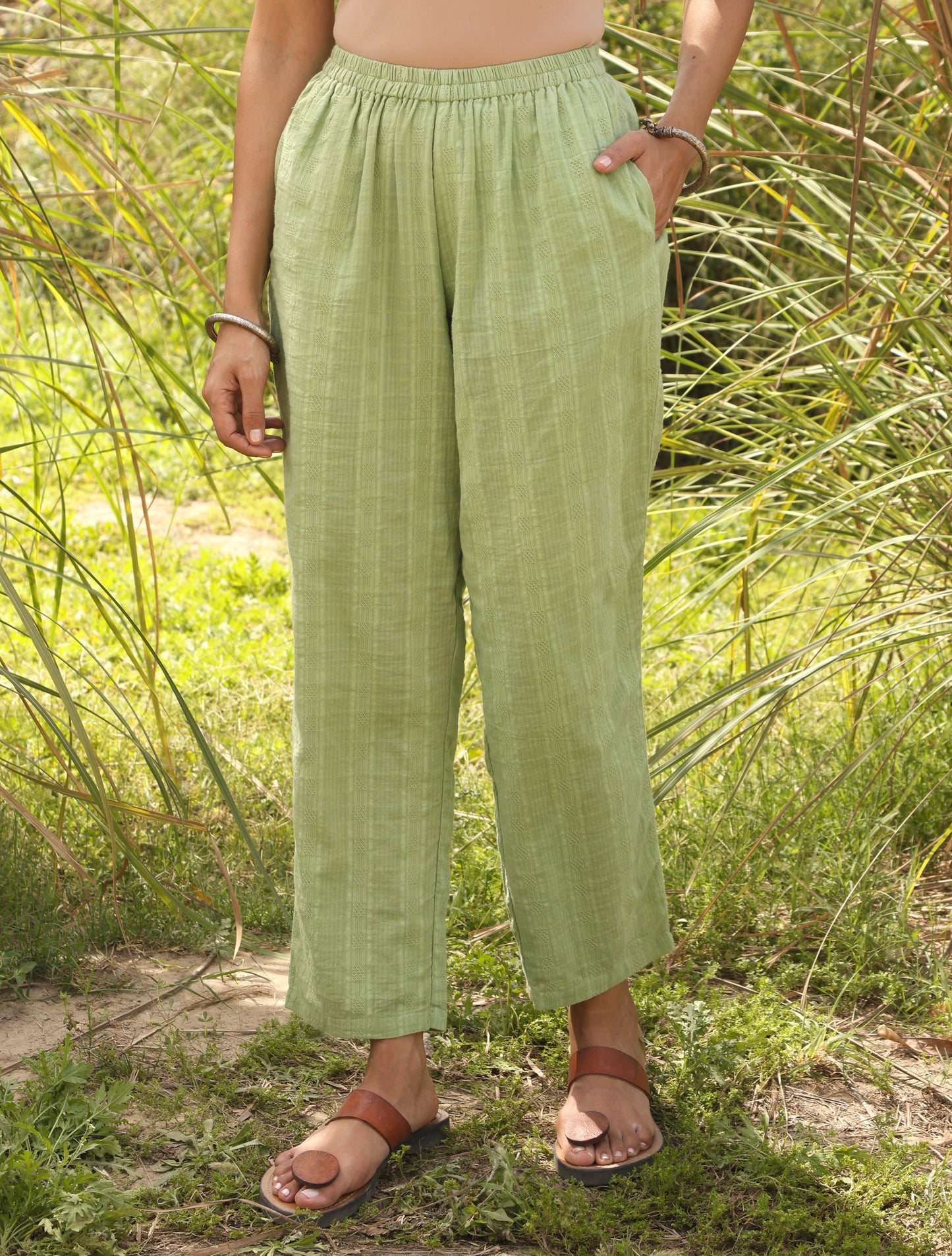 trueBrowns Green Cotton Embroidered Kurta Set