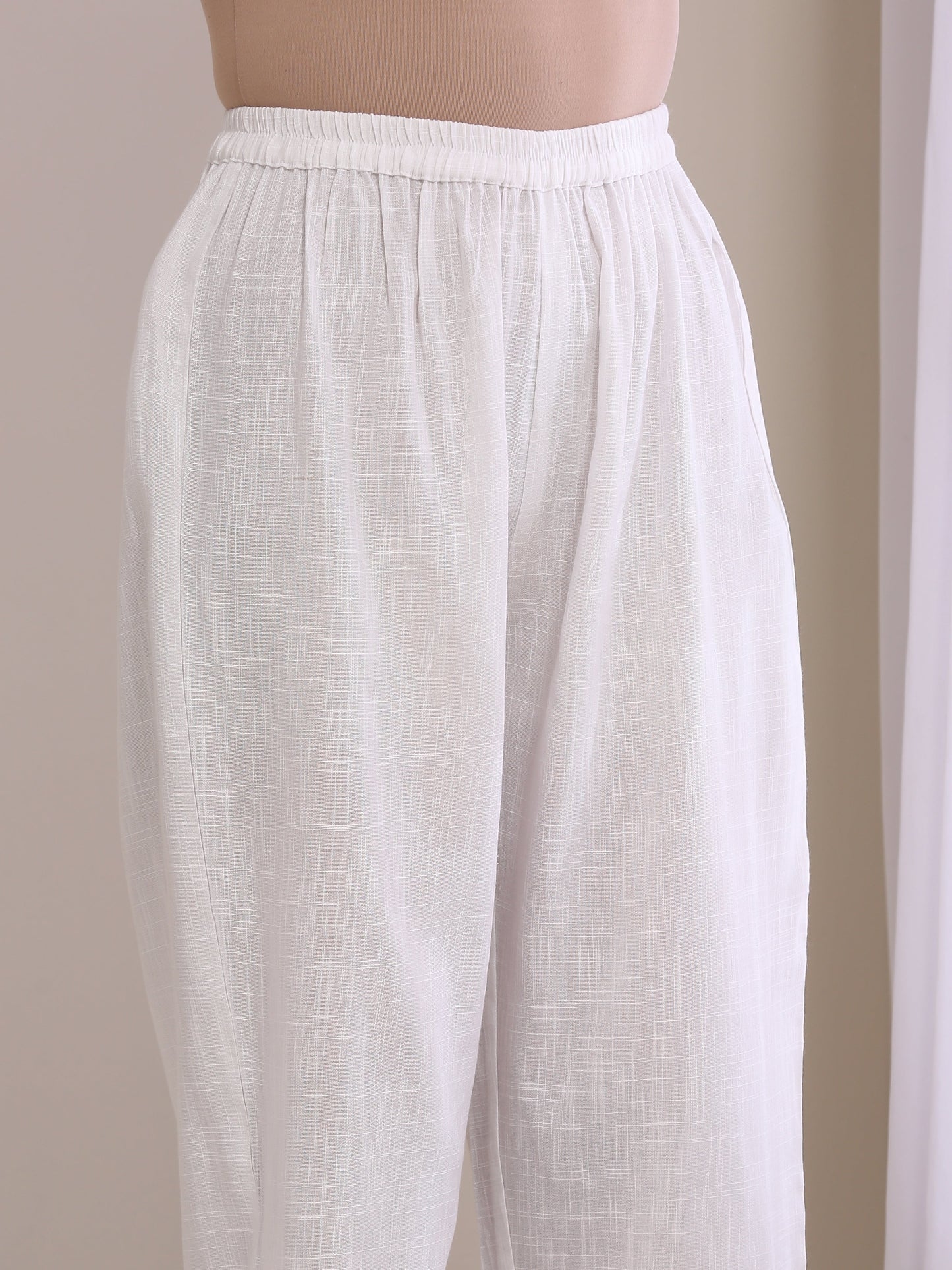 White Slub Texture Sleeveless Flared Kurta Pant Set