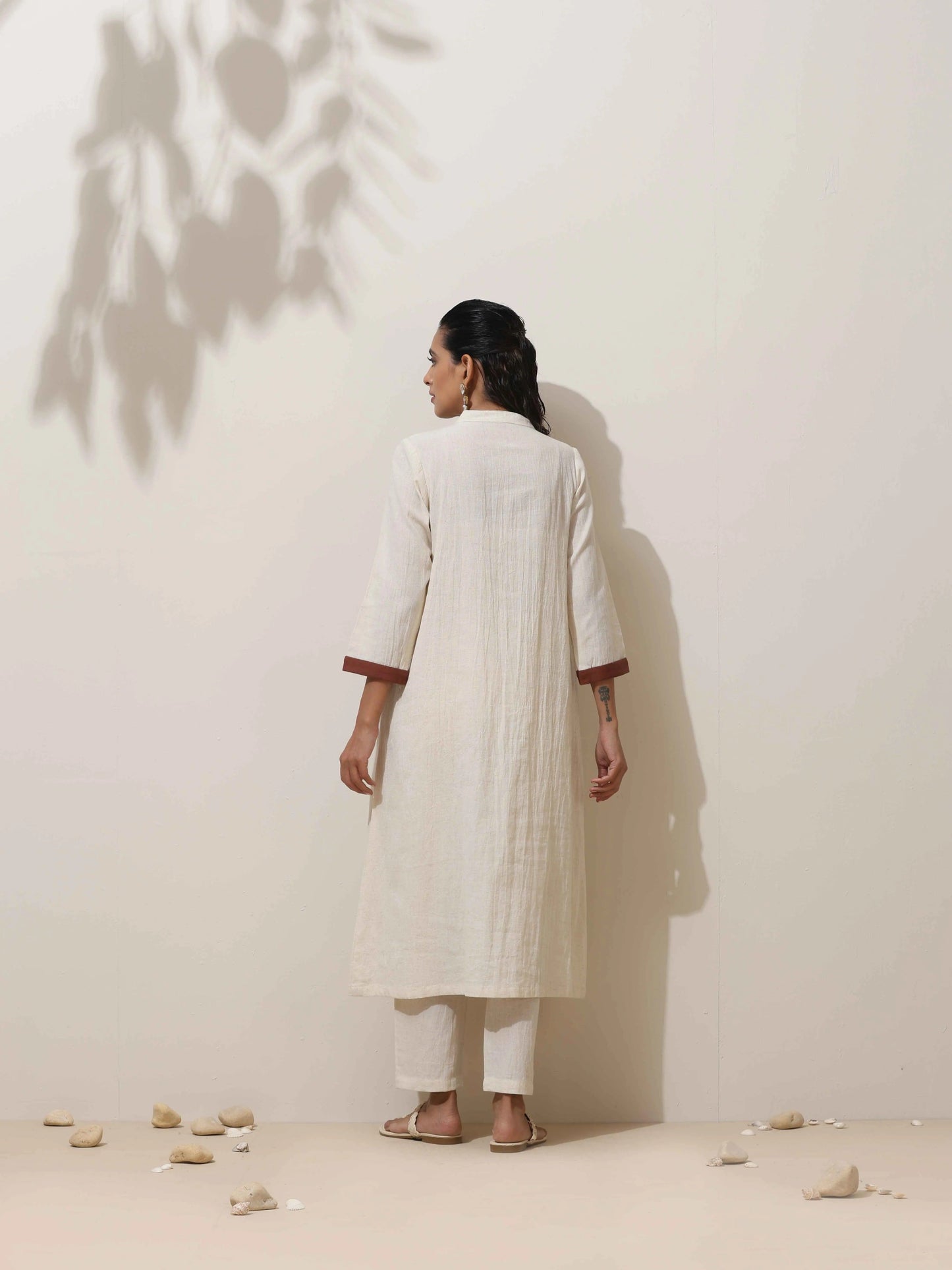 trueBrowns Off white Cotton Linen Kurta Pant Set
