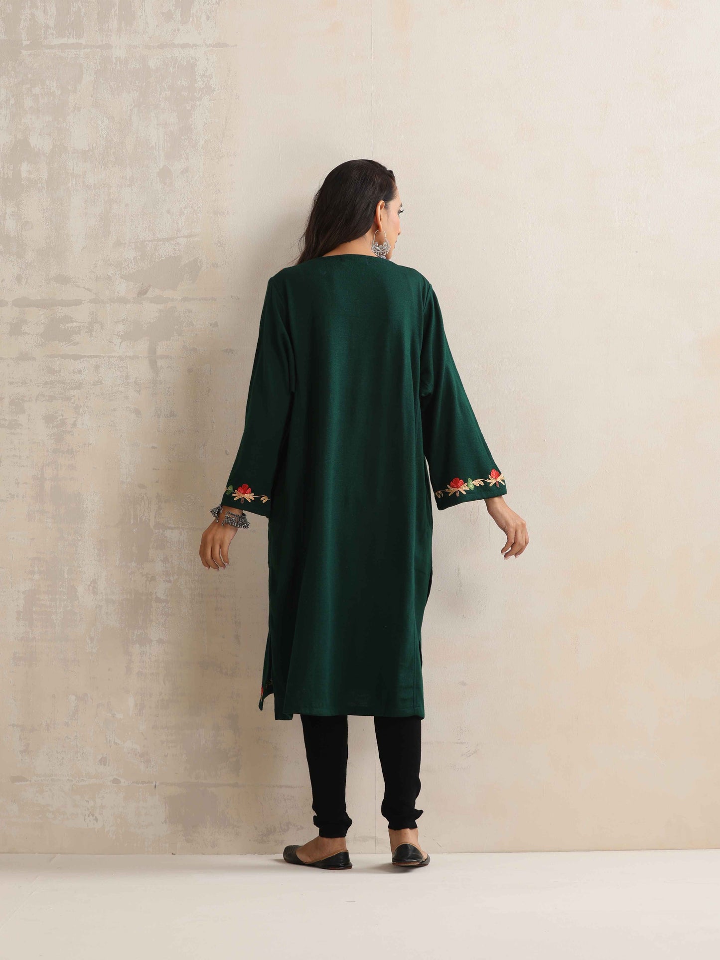 trueBrowns Green Kashmiri Floral Embroidered Woollen Phiran Kurta