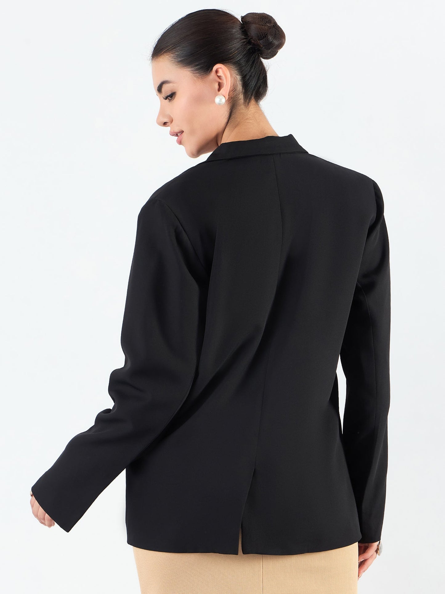 PowerSutra Black Notched Lapel Oversized Fit Blazer In Stretchable Fabric