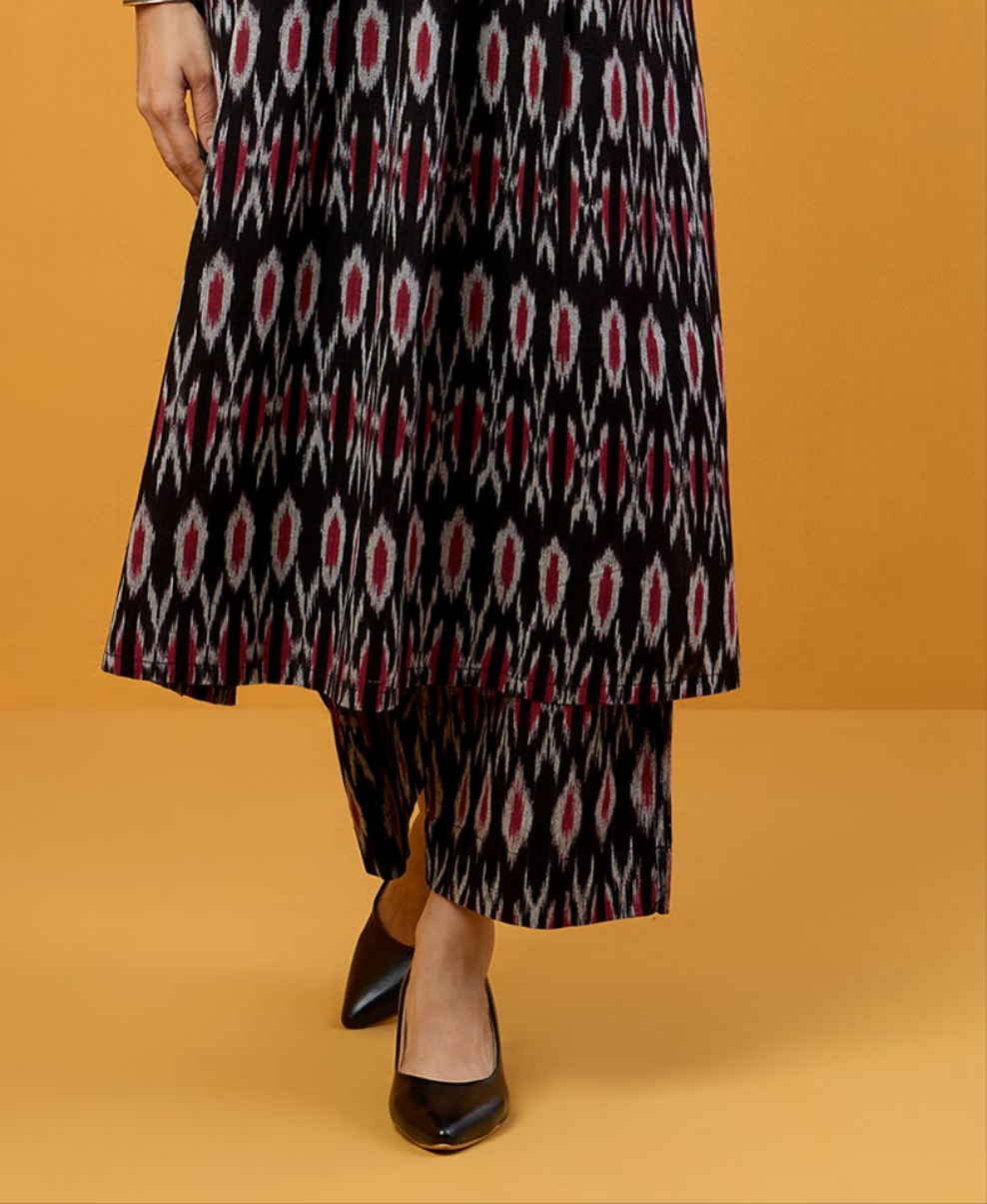 Maati Craft comfort fit cotton pants - black red ikat