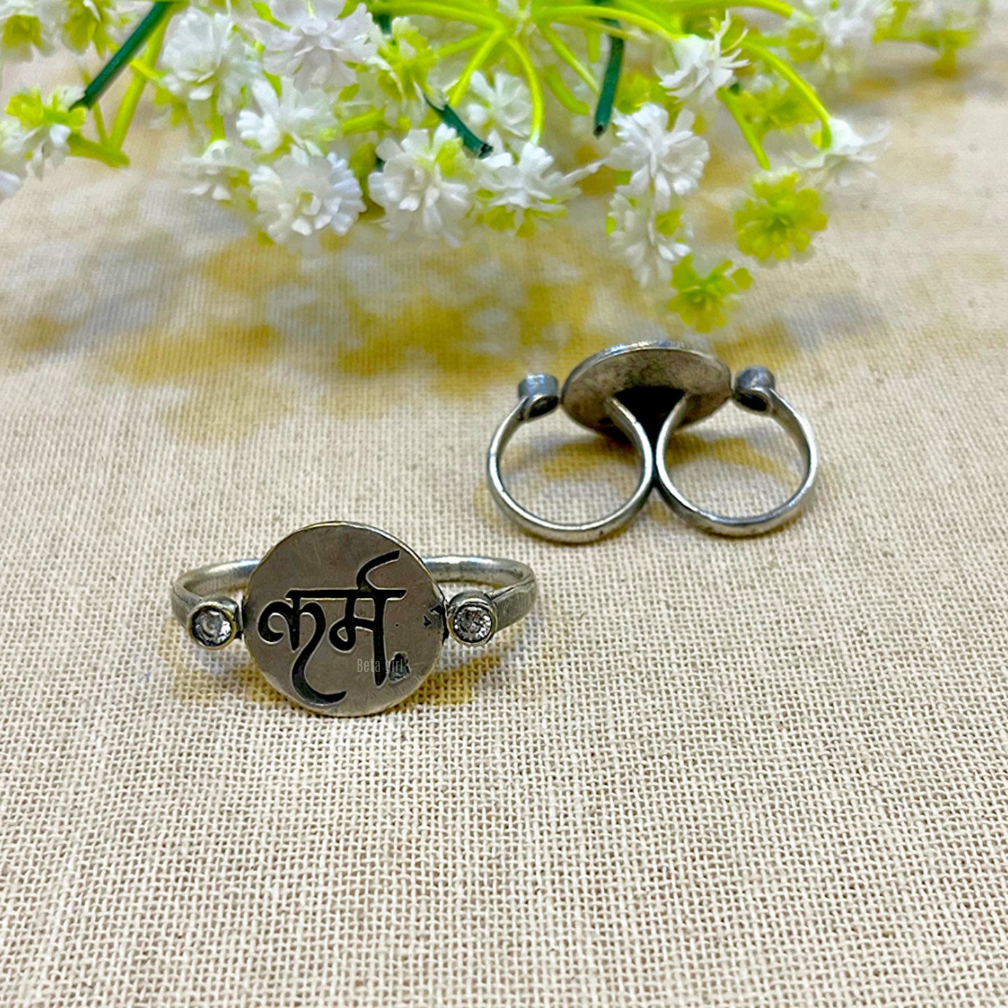 Oxidised finger ring