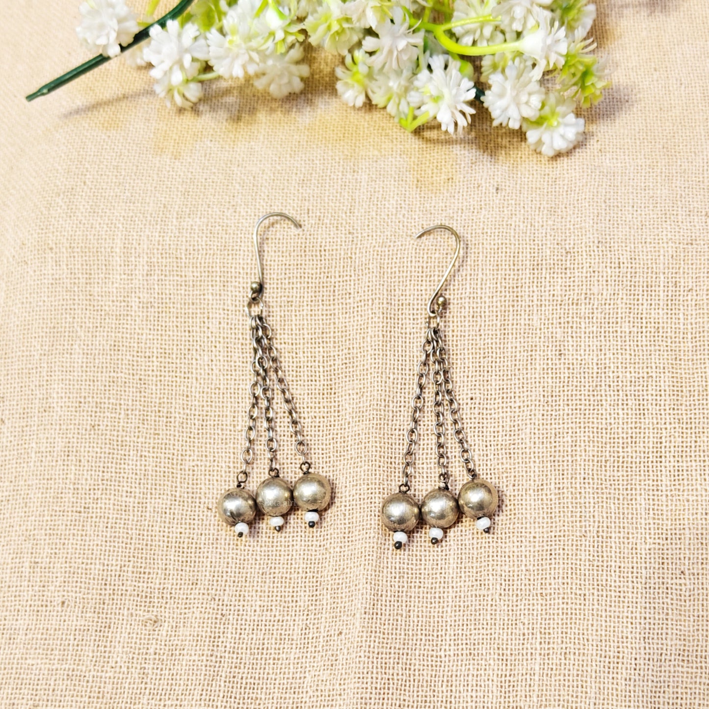 Silver Look Alike Oxidized Dangler