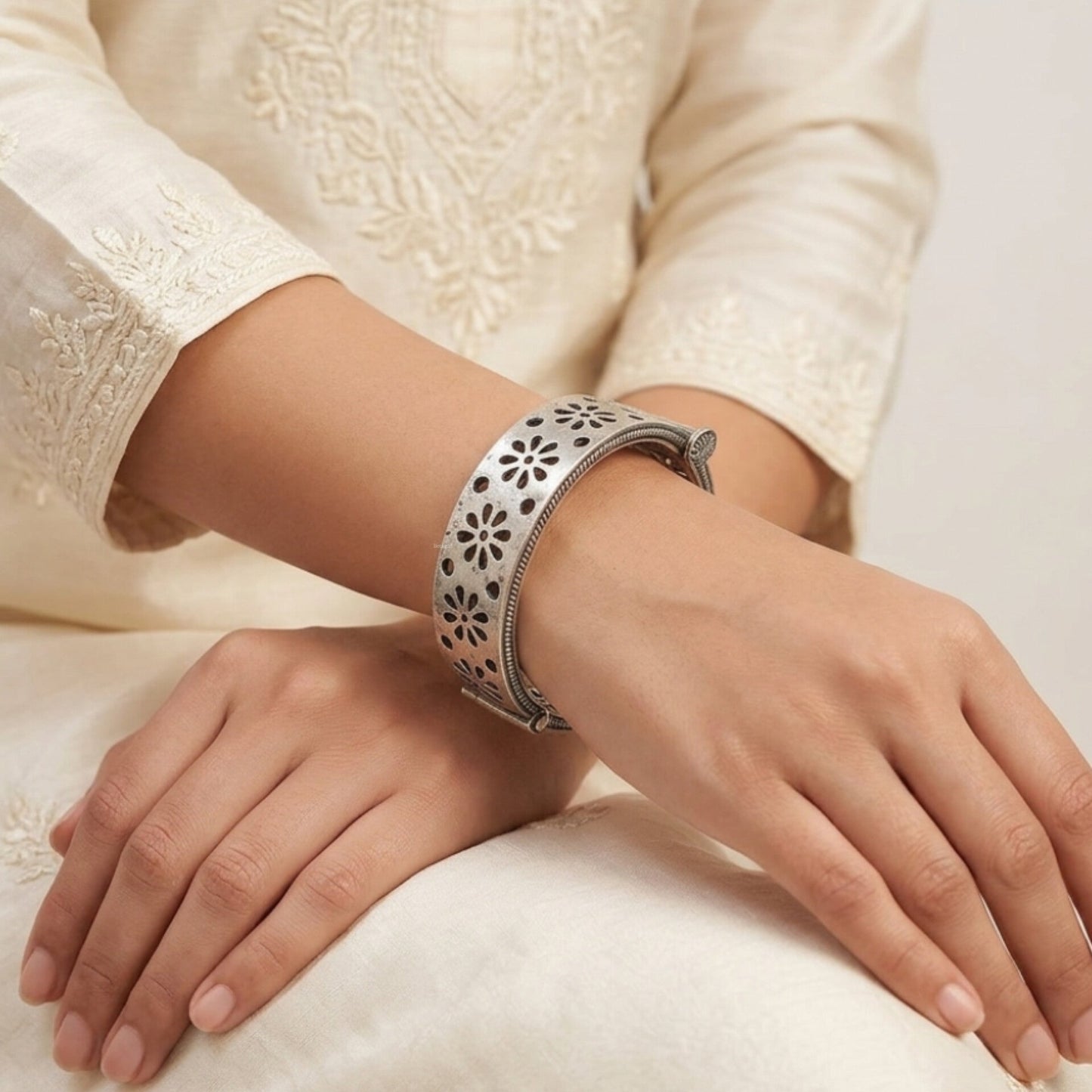 Dice Silver Look Alike Oxidized Kada