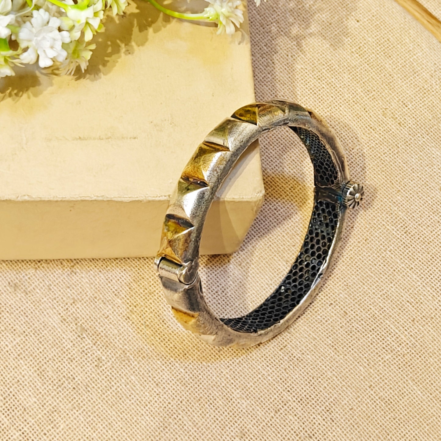 Swar Silver Look Alike Dual Tone Kada