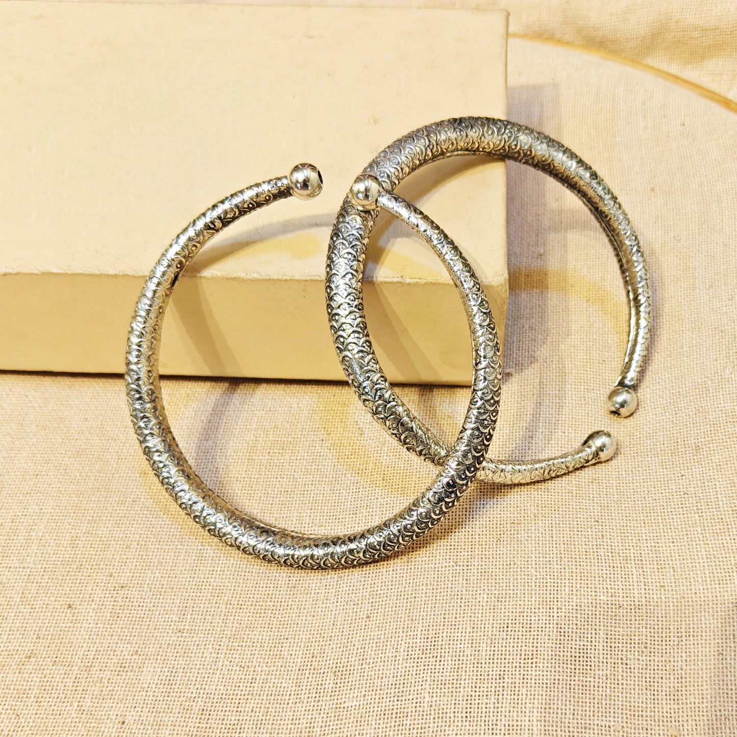 Sunny Silver Look Alike Oxidized Kada