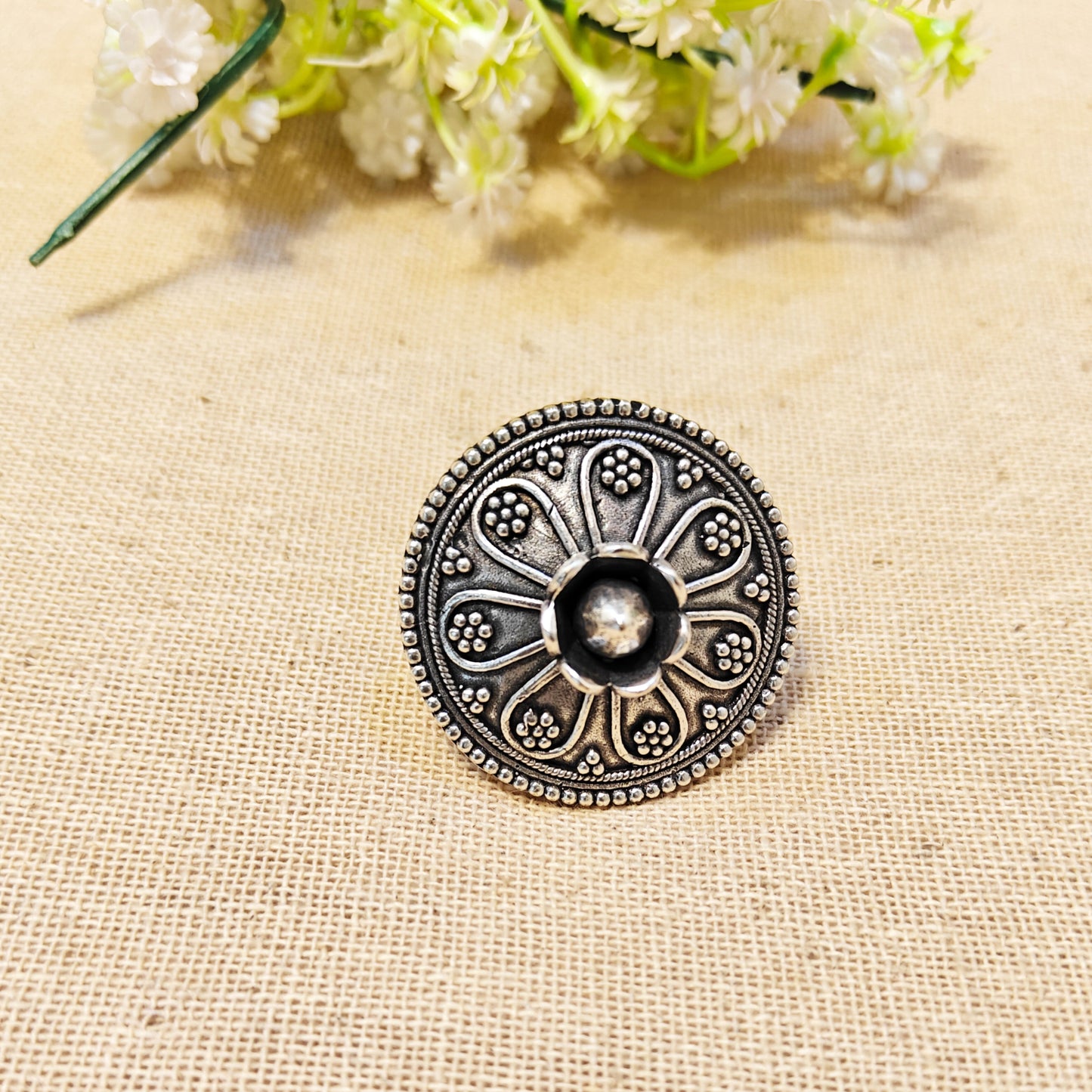 Tiara Silver Look Alike Oxidized Ring