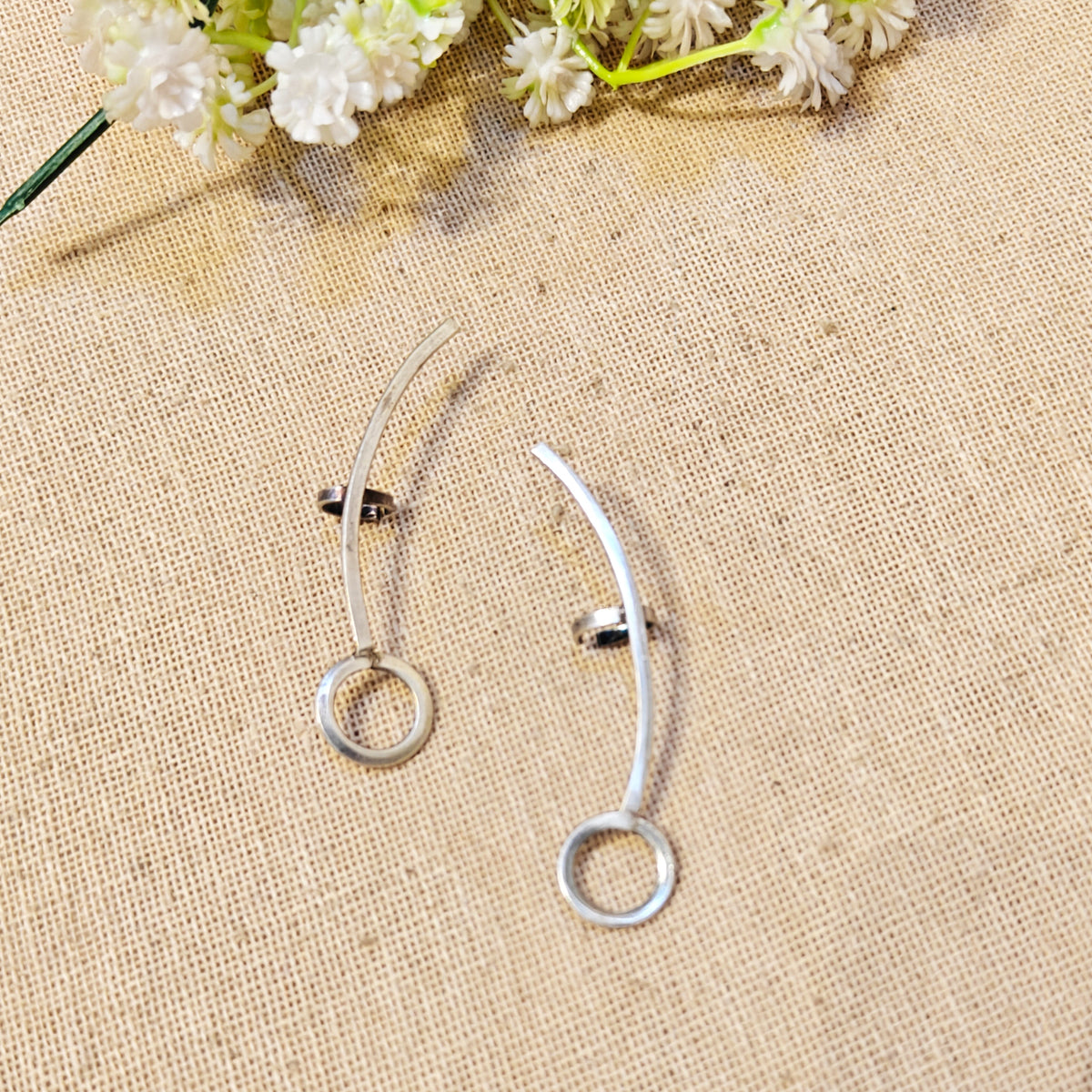 Tia Silver Look Alike Oxidized Earcuff