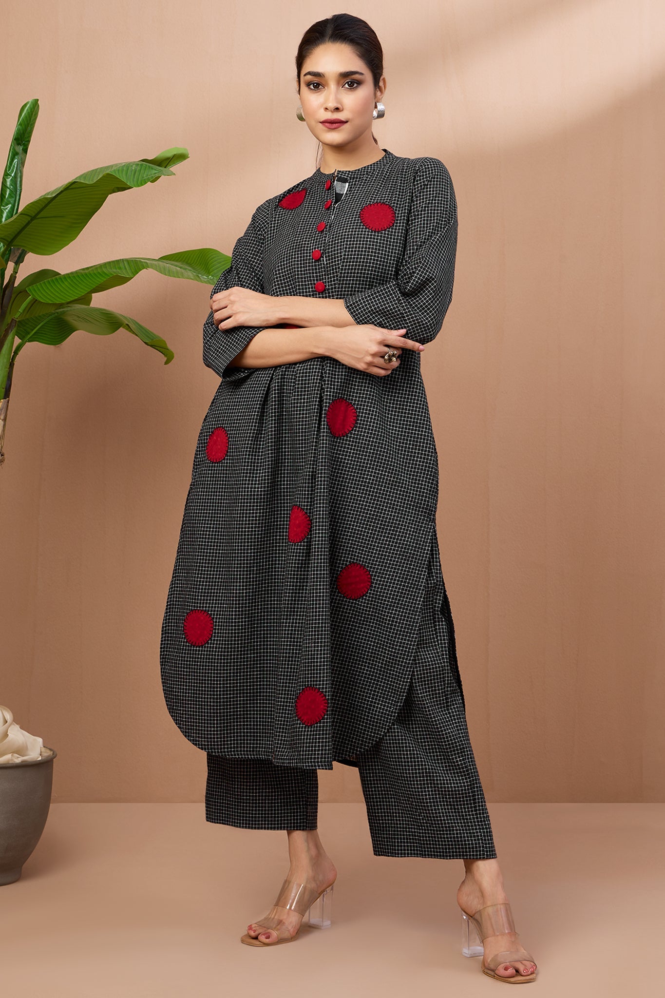Maati Craft Ebony Boxes & Scarlet Circles Kurta Cotton Co-ord Set (set of 2)