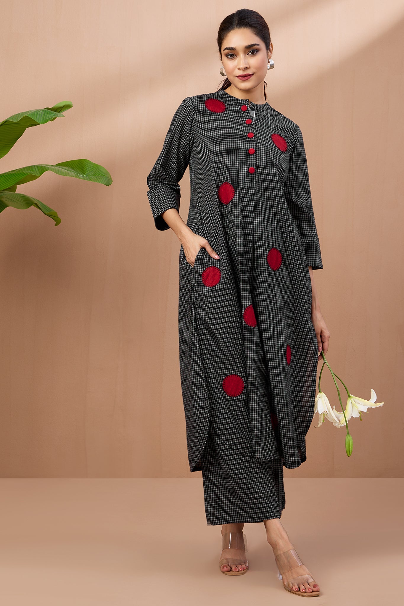 Maati Craft Ebony Boxes & Scarlet Circles Kurta Cotton Co-ord Set (set of 2)