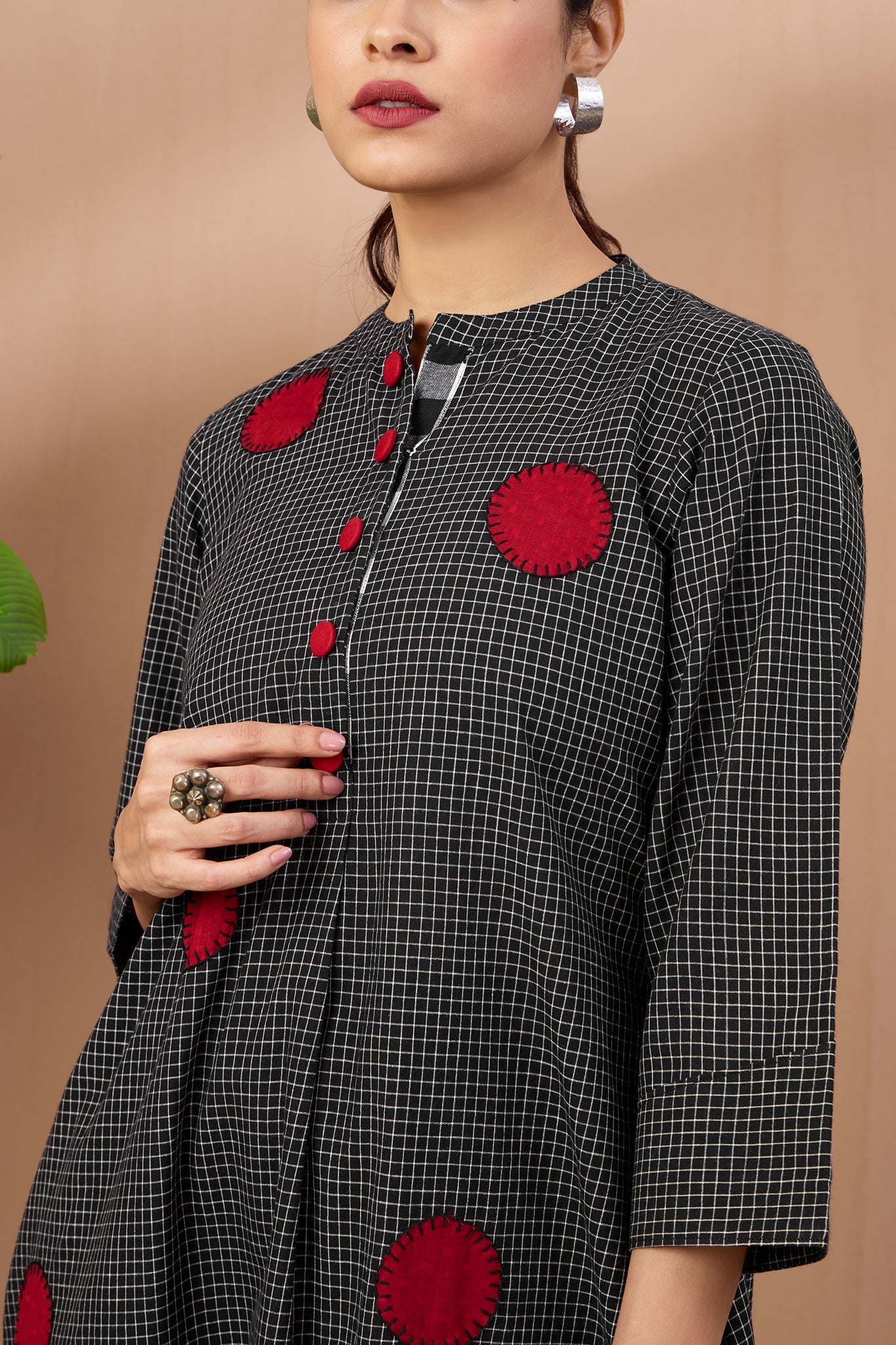 Maati Craft Ebony Boxes & Scarlet Circles Kurta Cotton Co-ord Set (set of 2)