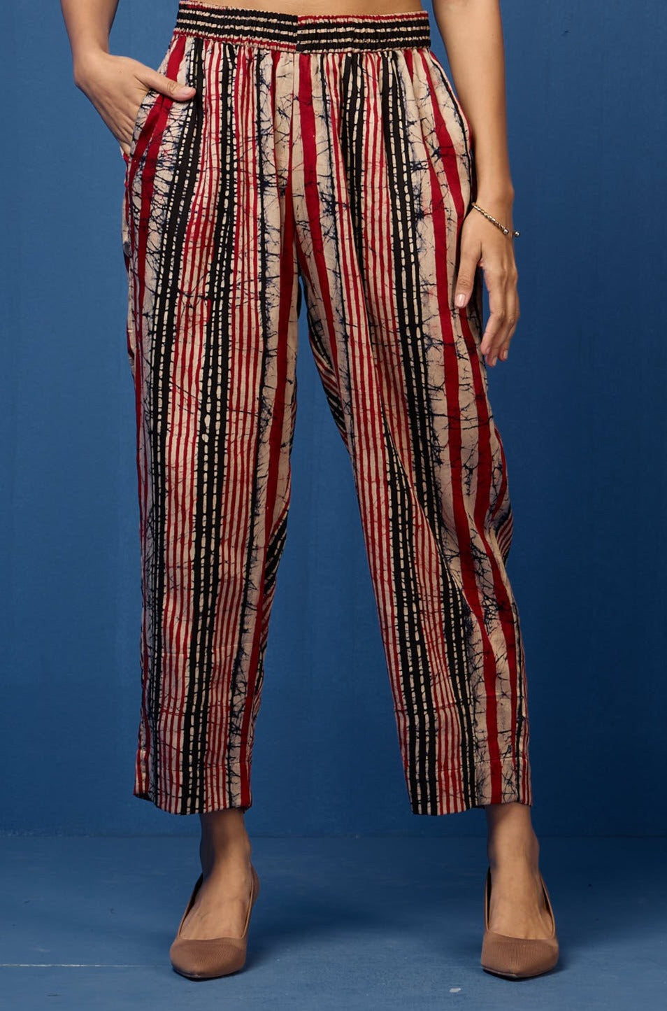 Maati Craft comfort fit narrow pants - red black stripes