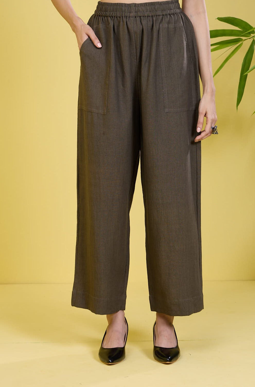 Maati Craft comfort fit cotton pants - olive