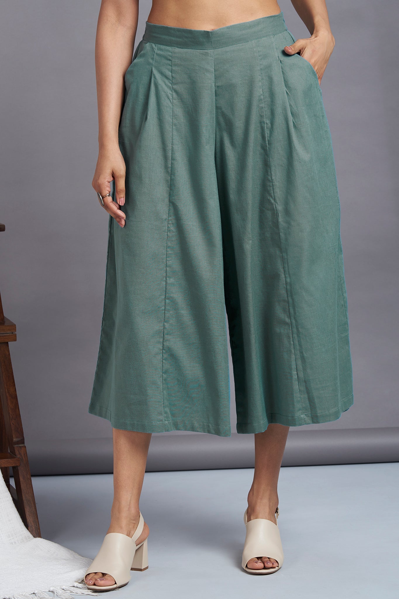 Maati Craft box pleated culotte - greyish green