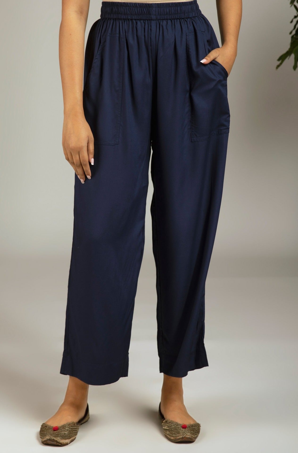 Maati Craft comfort fit pants - indigo modal