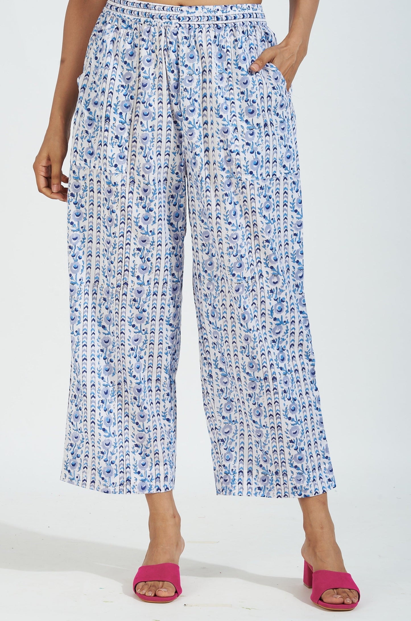Maati Craft comfort fit cotton pants - white blue lines