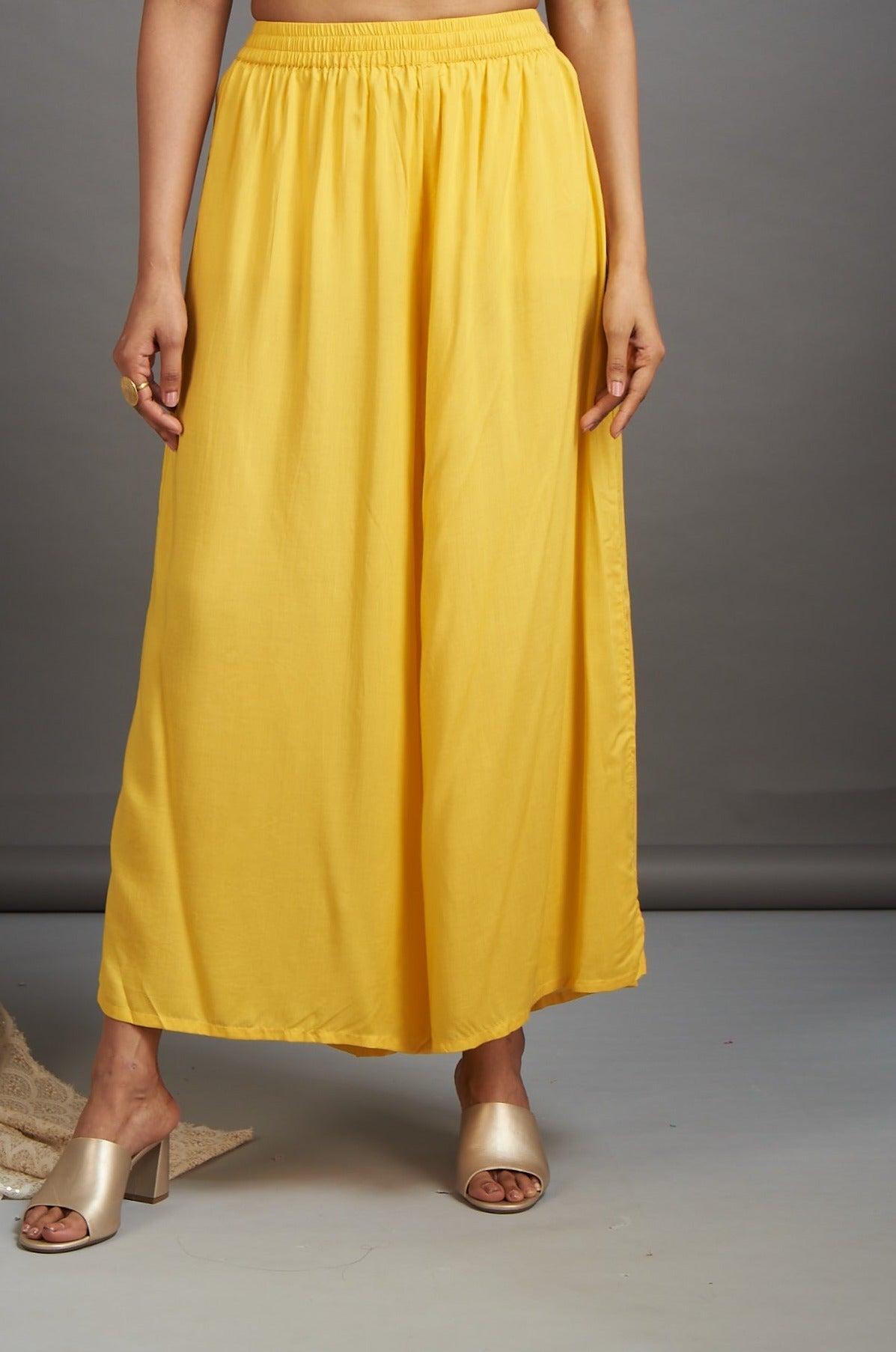 Maati Craft farshi - wide legged pants in modal - canary yellow