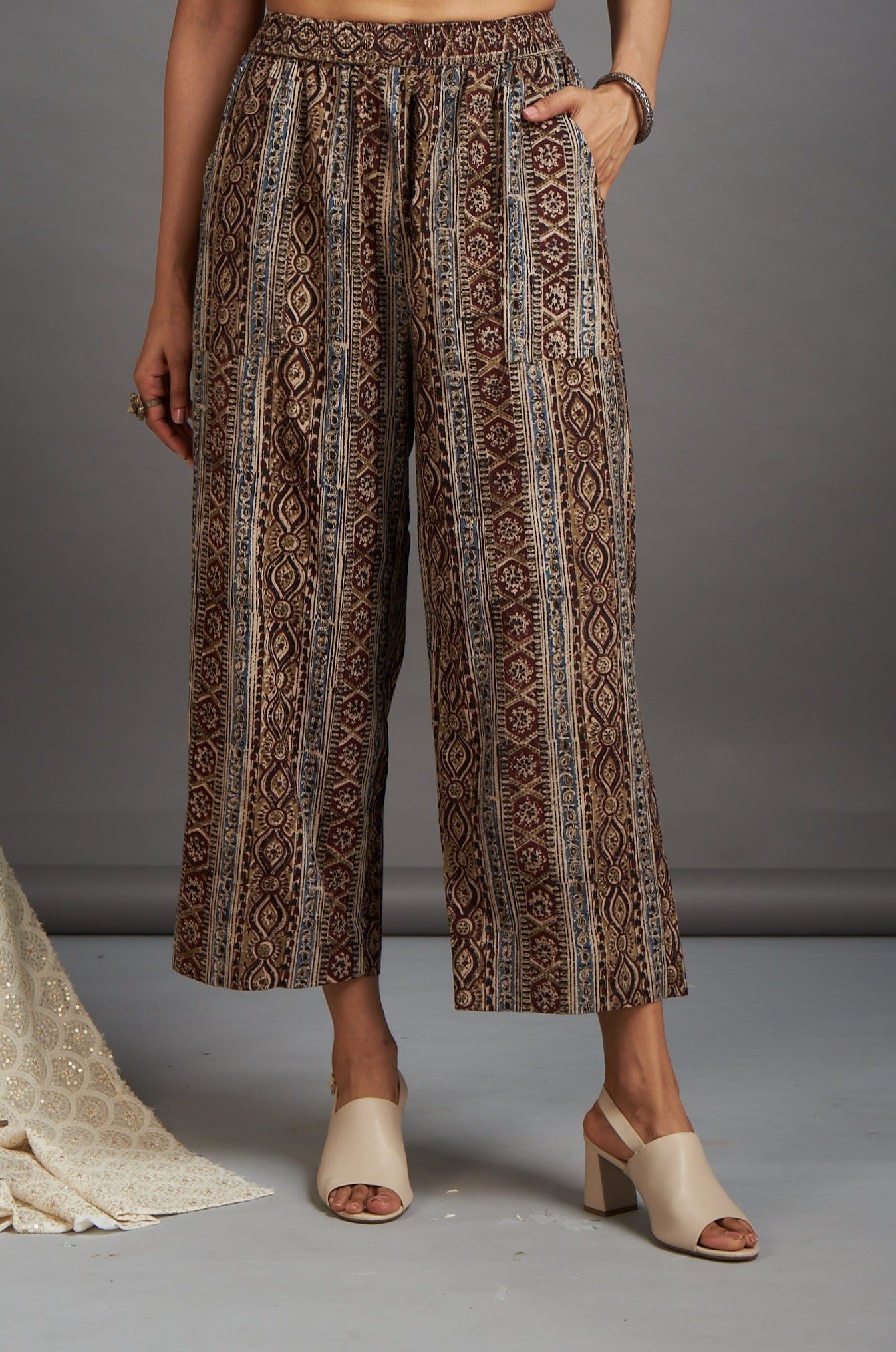 Maati Craft comfort fit cotton printed pants - brown kalamkari lines